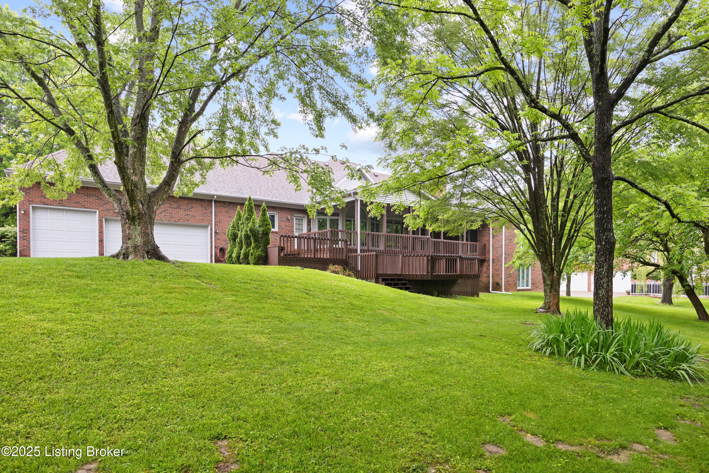 12 Oak Tree Ln