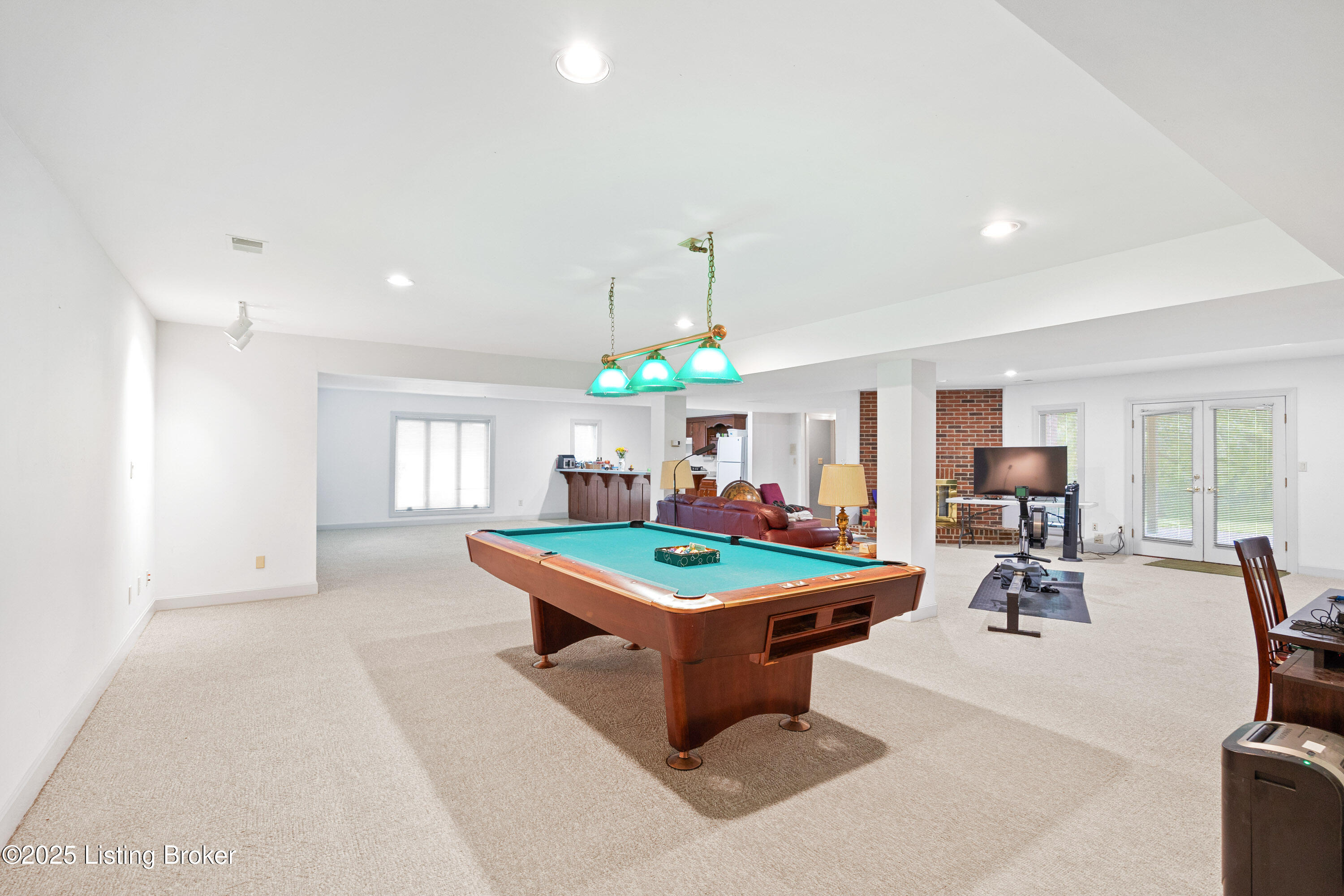 12 Oak Tree Ln