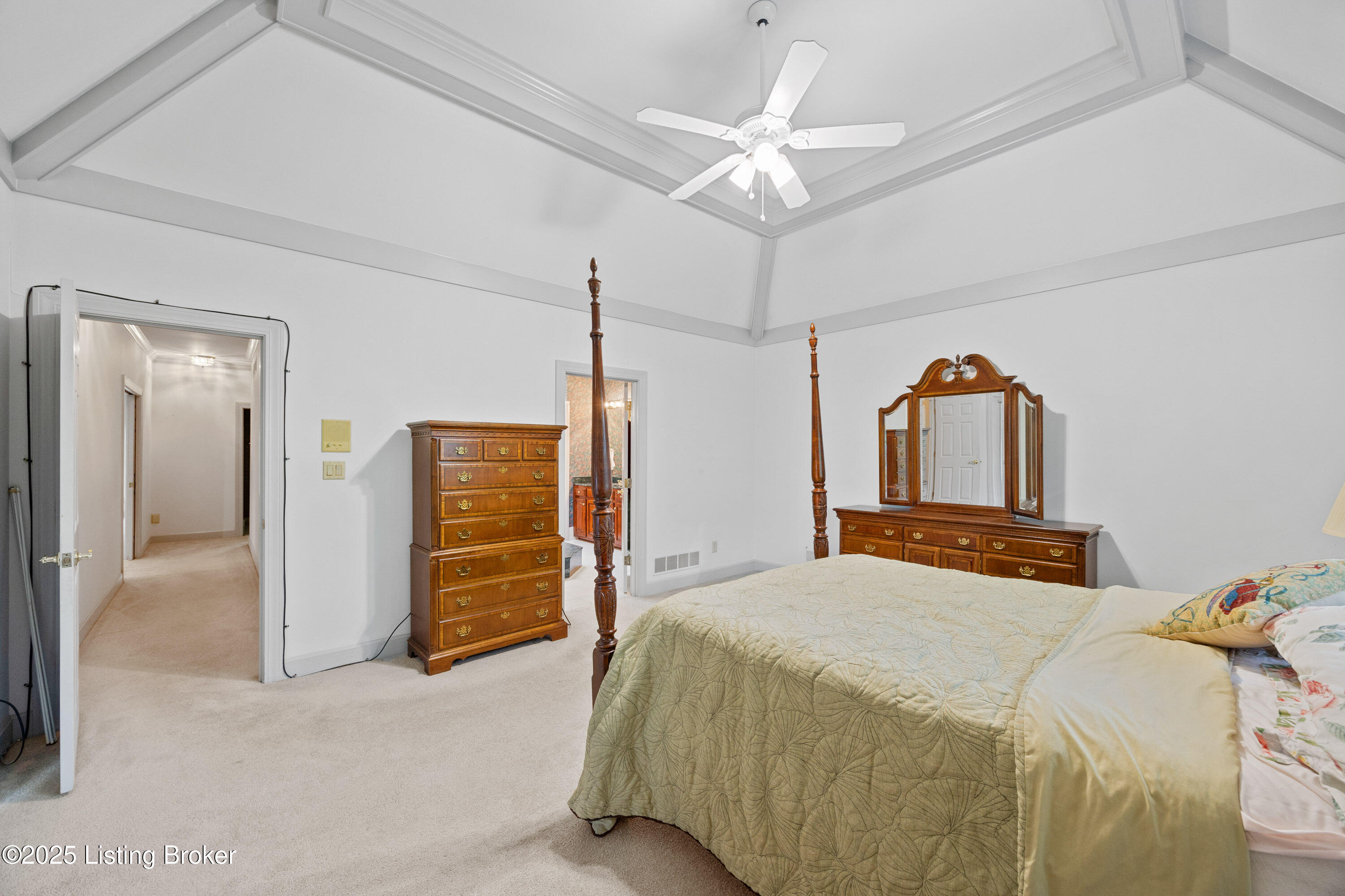 12 Oak Tree Ln