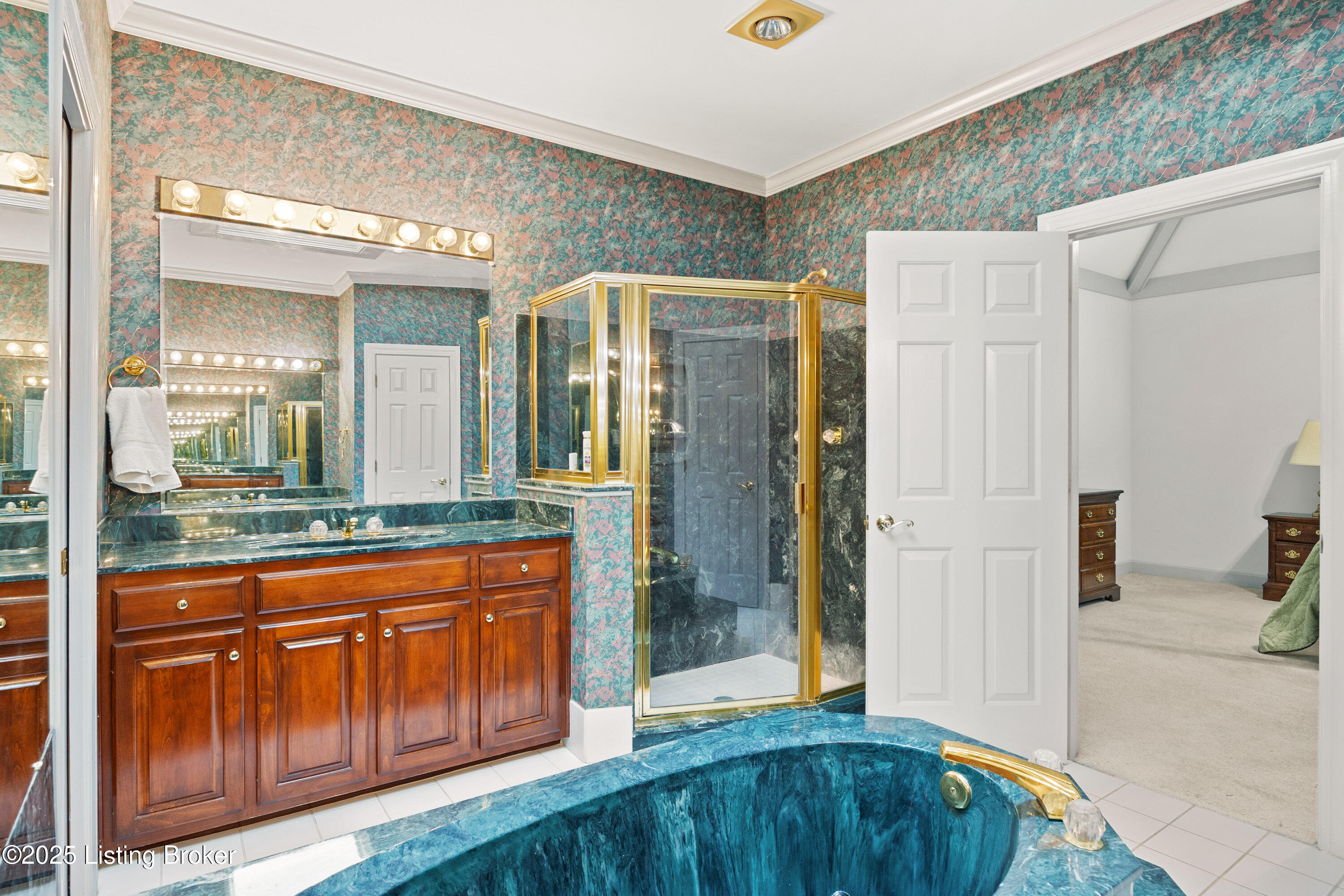 12 Oak Tree Ln