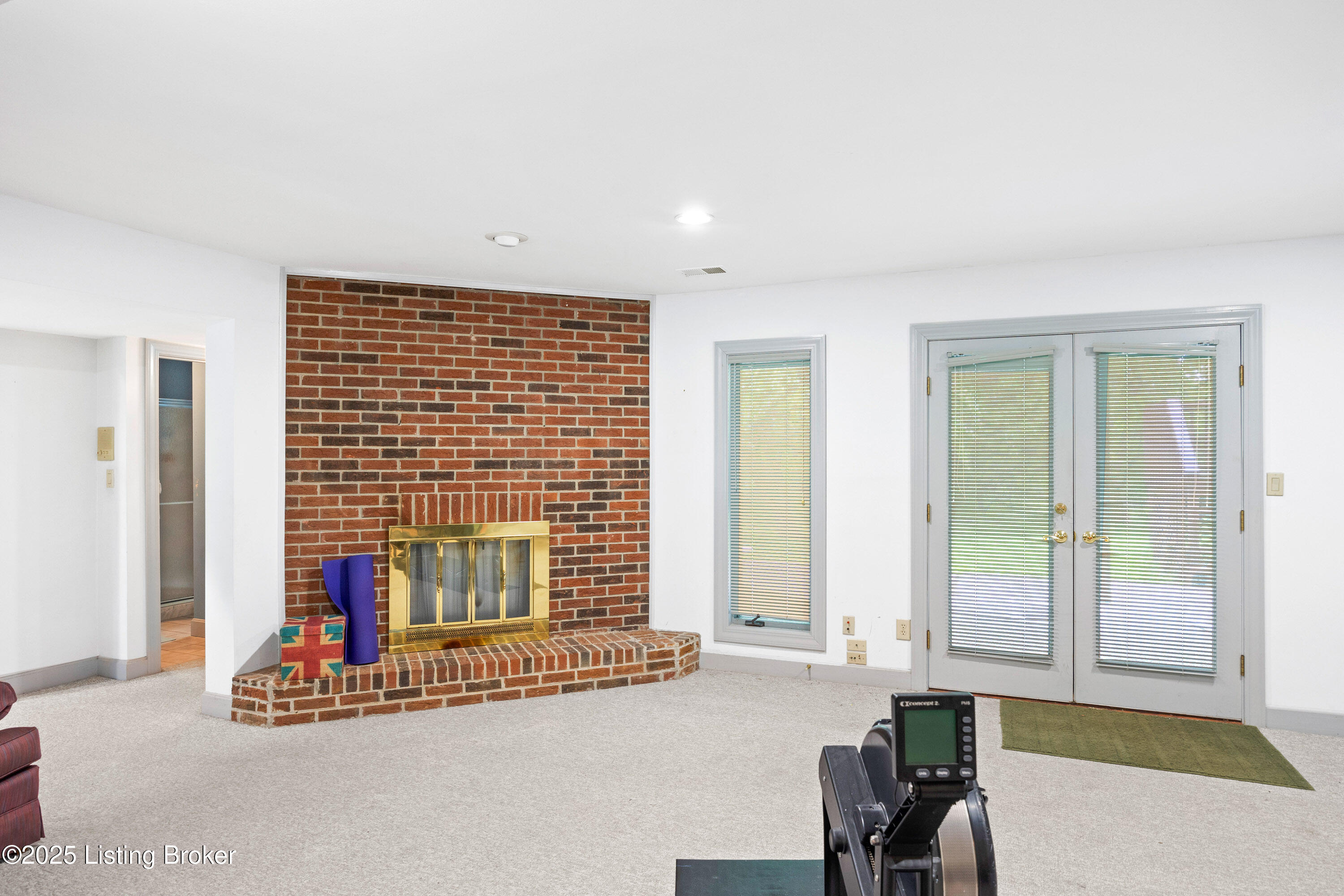 12 Oak Tree Ln