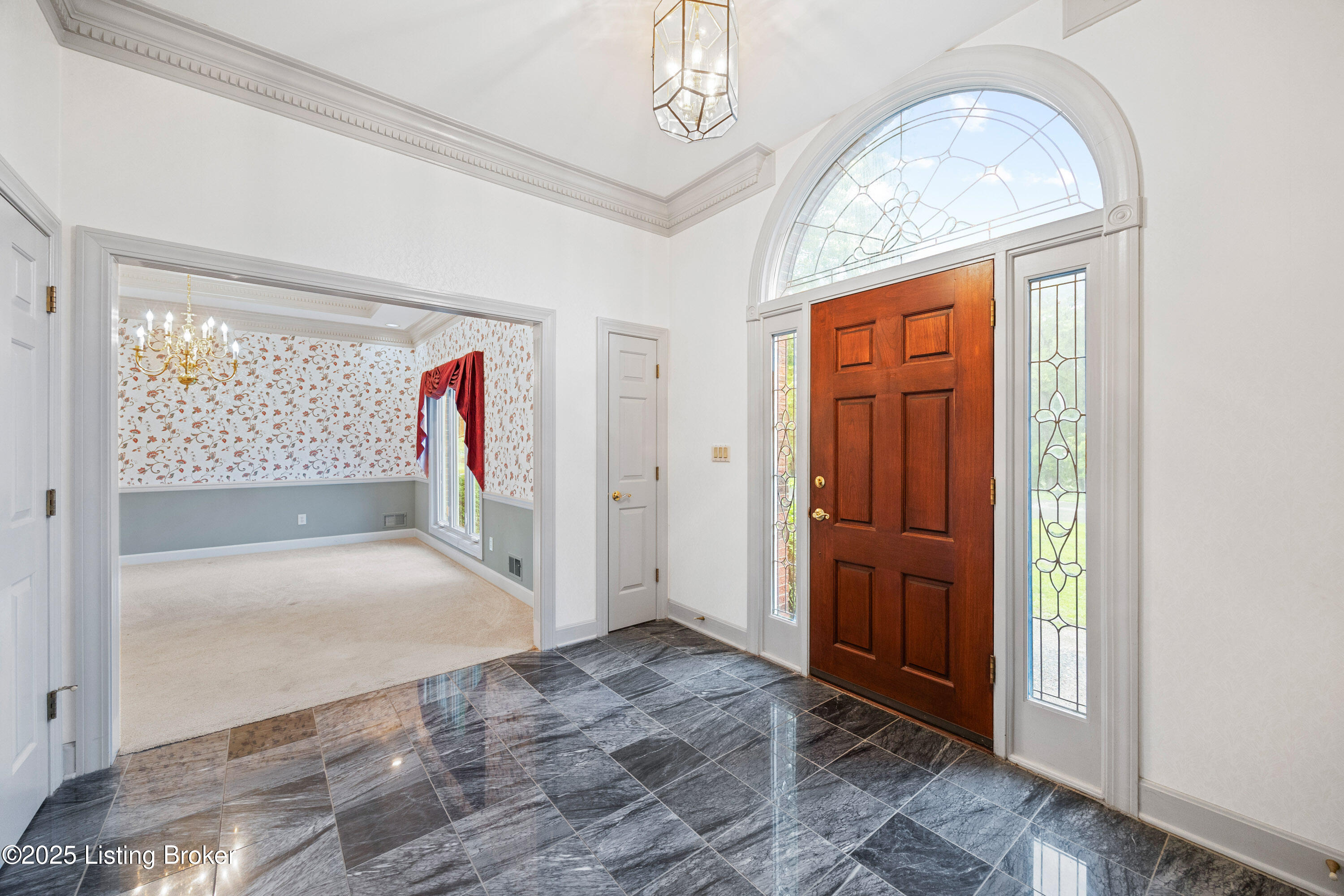 12 Oak Tree Ln