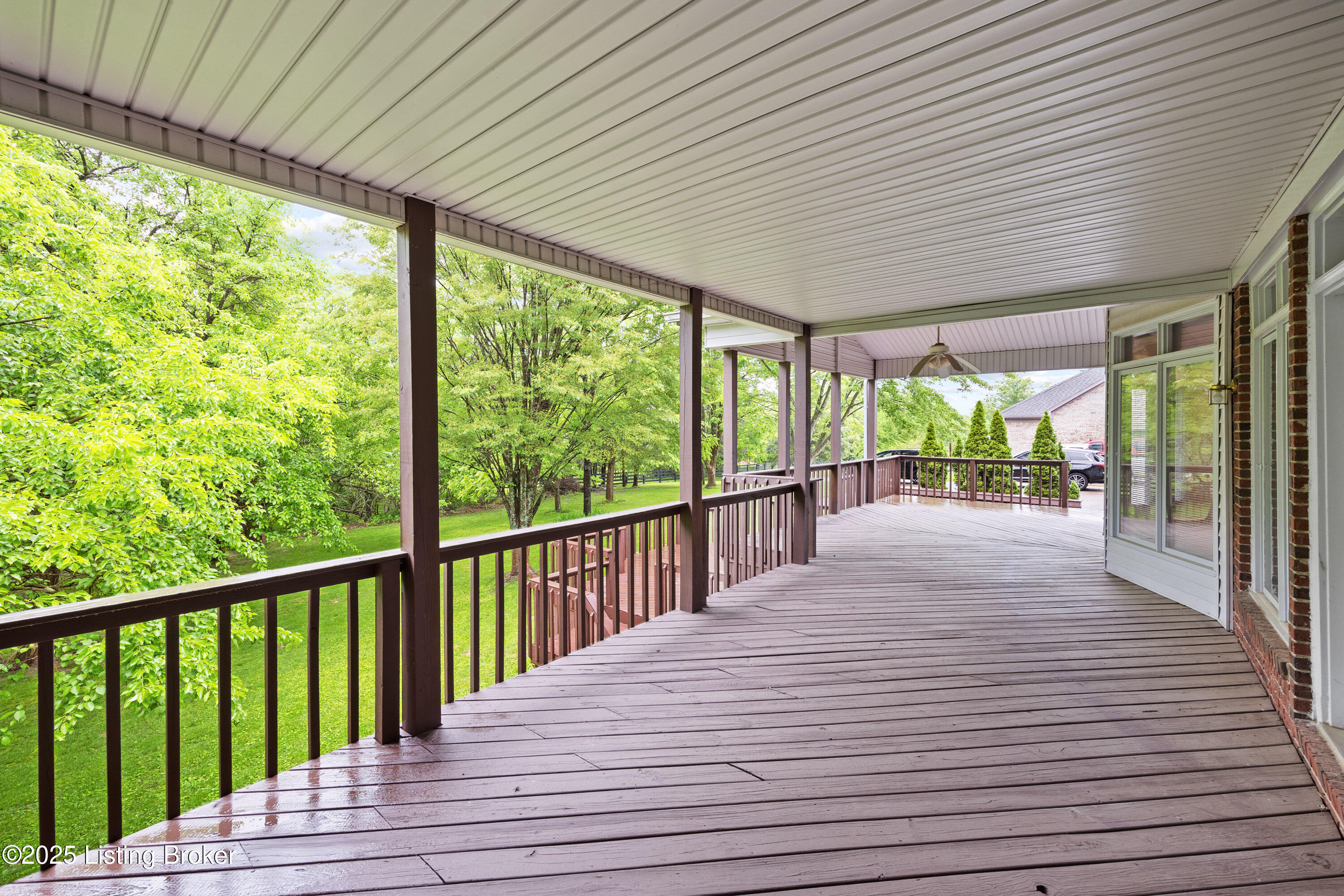 12 Oak Tree Ln