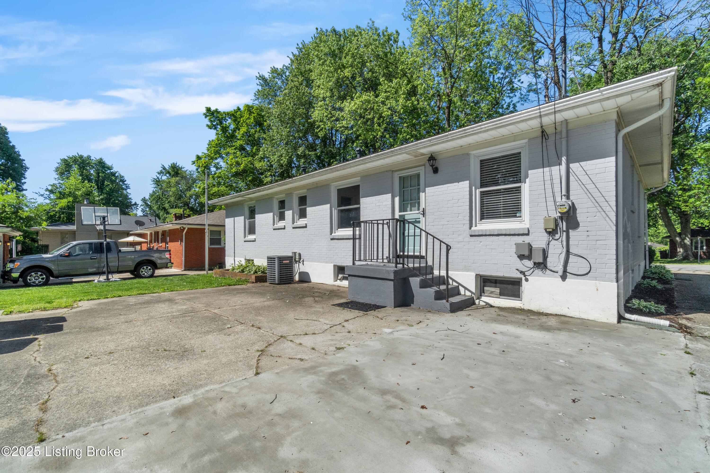 215 Marengo Dr