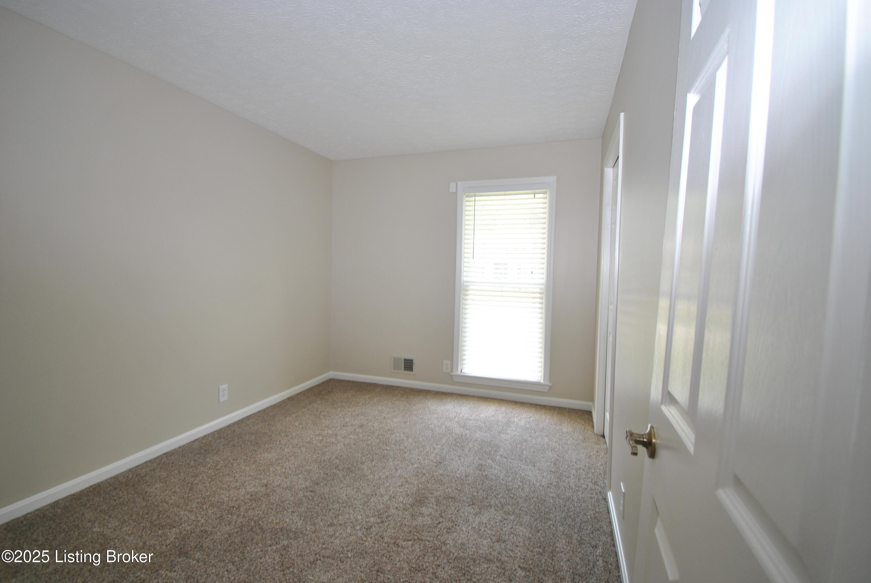 12401 Ledges Dr