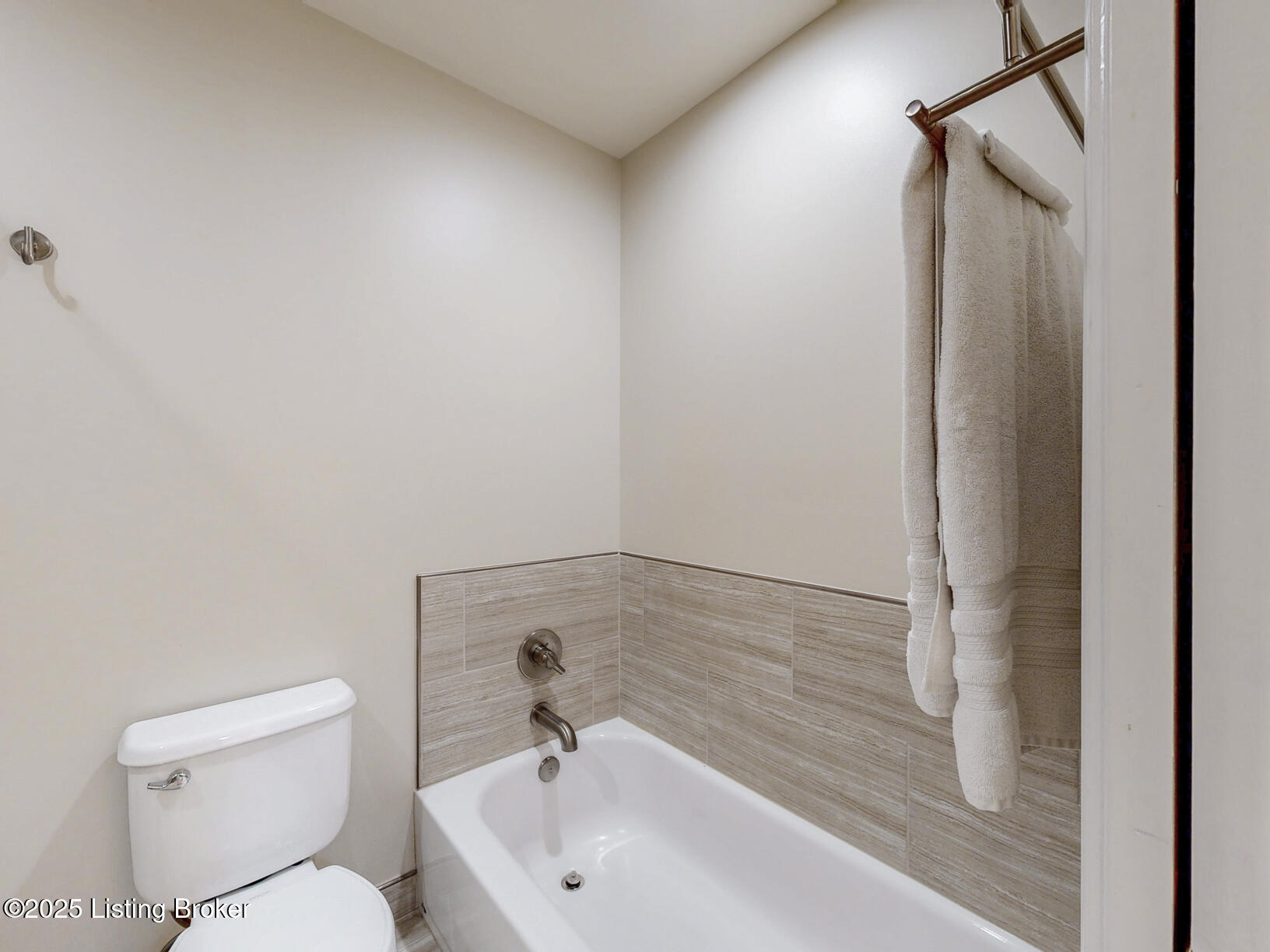 11003 Fox Moore Ct
