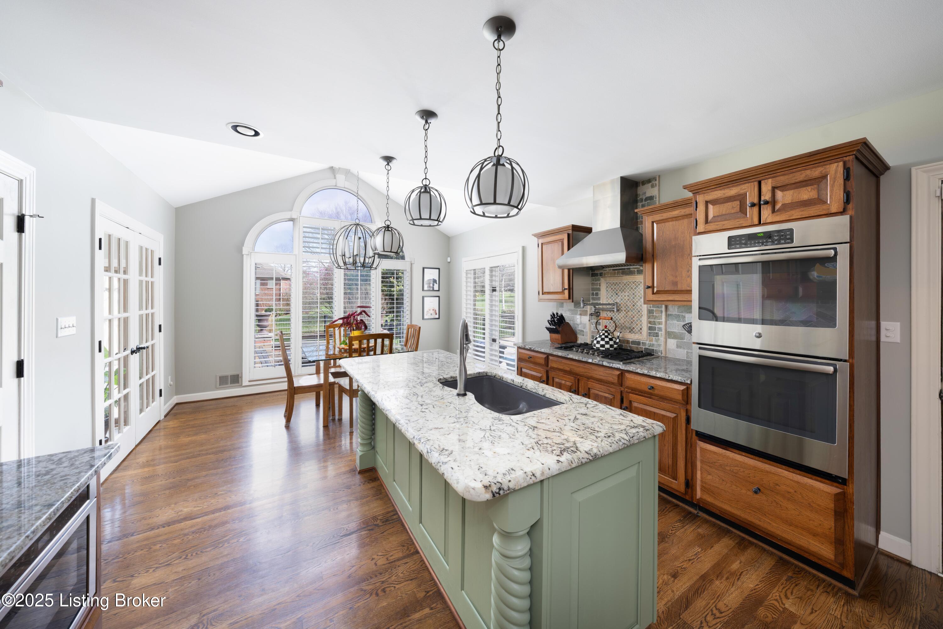 14208 Willow Grove Cir