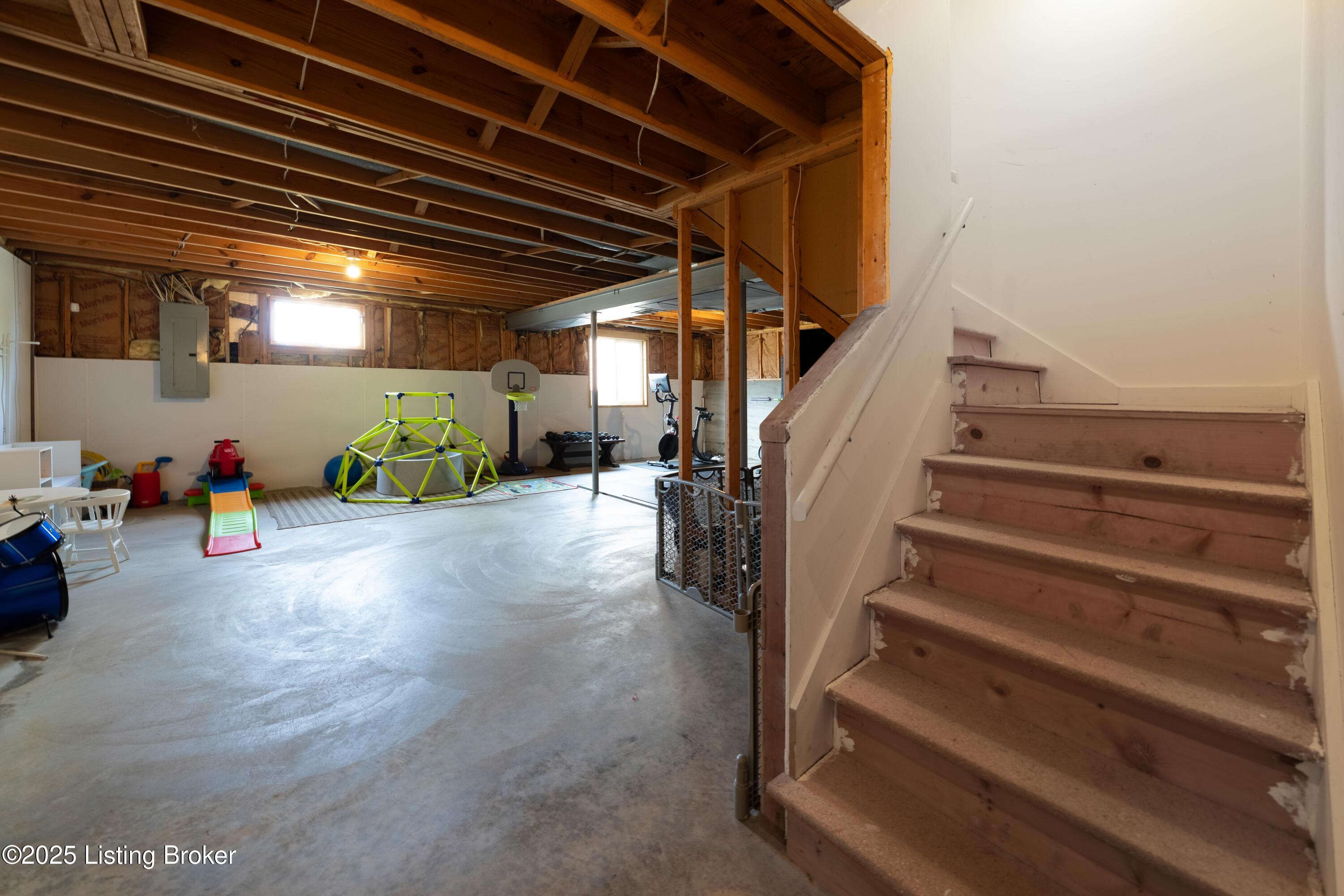 14208 Willow Grove Cir