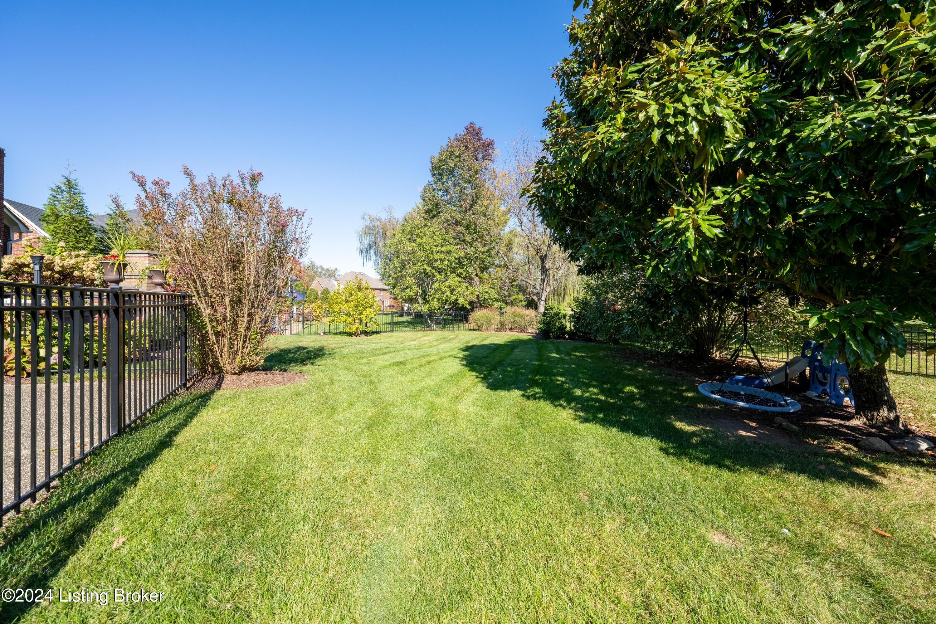 14208 Willow Grove Cir
