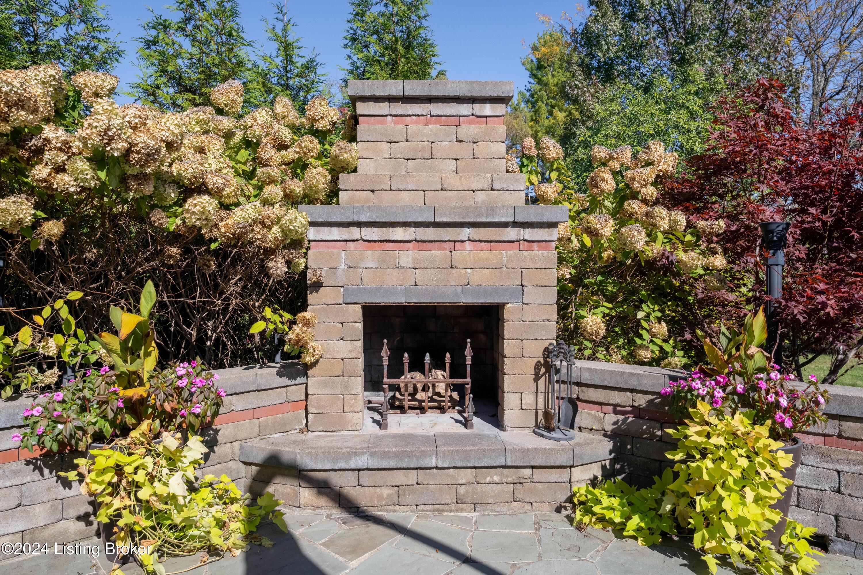 14208 Willow Grove Cir