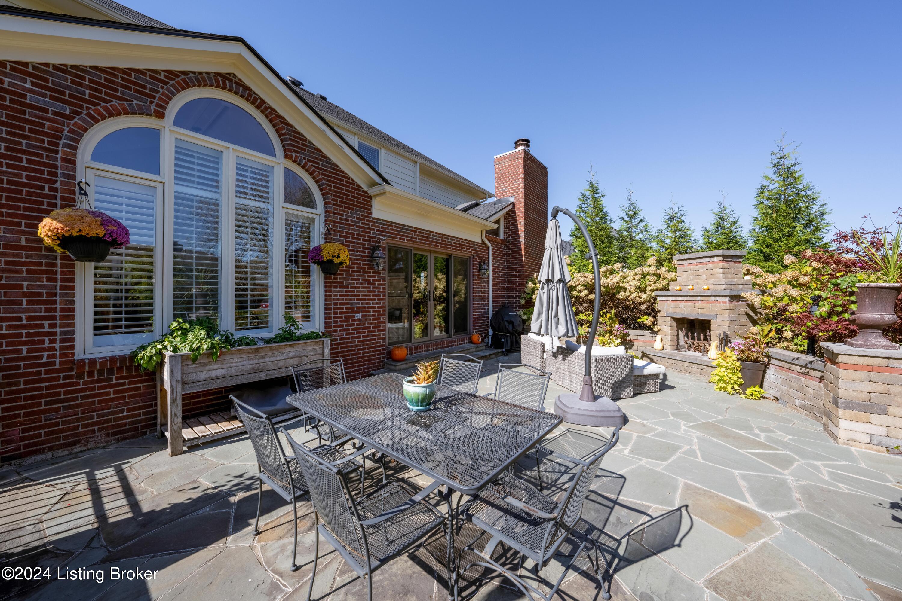 14208 Willow Grove Cir