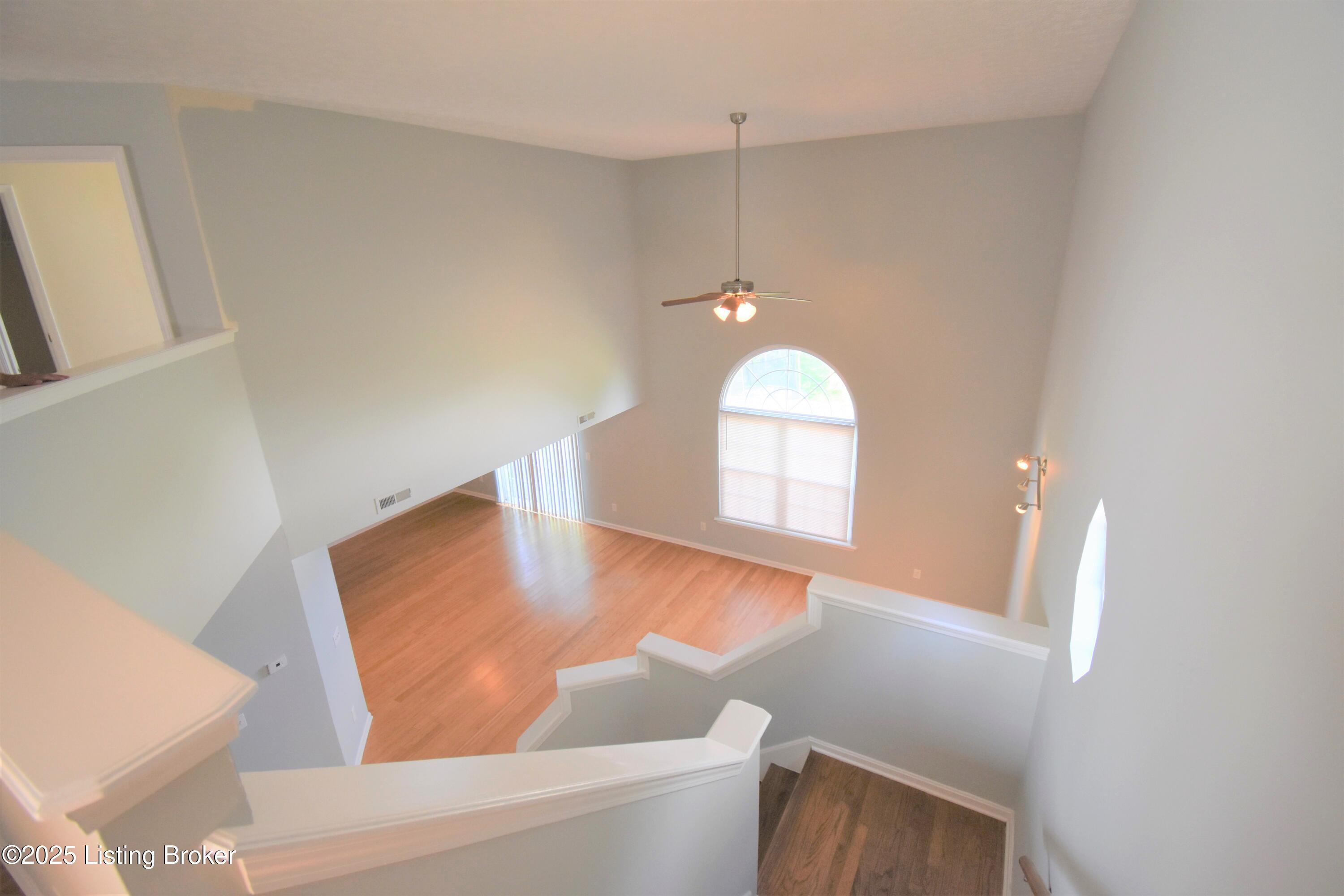 3921 Pinoak View Ct