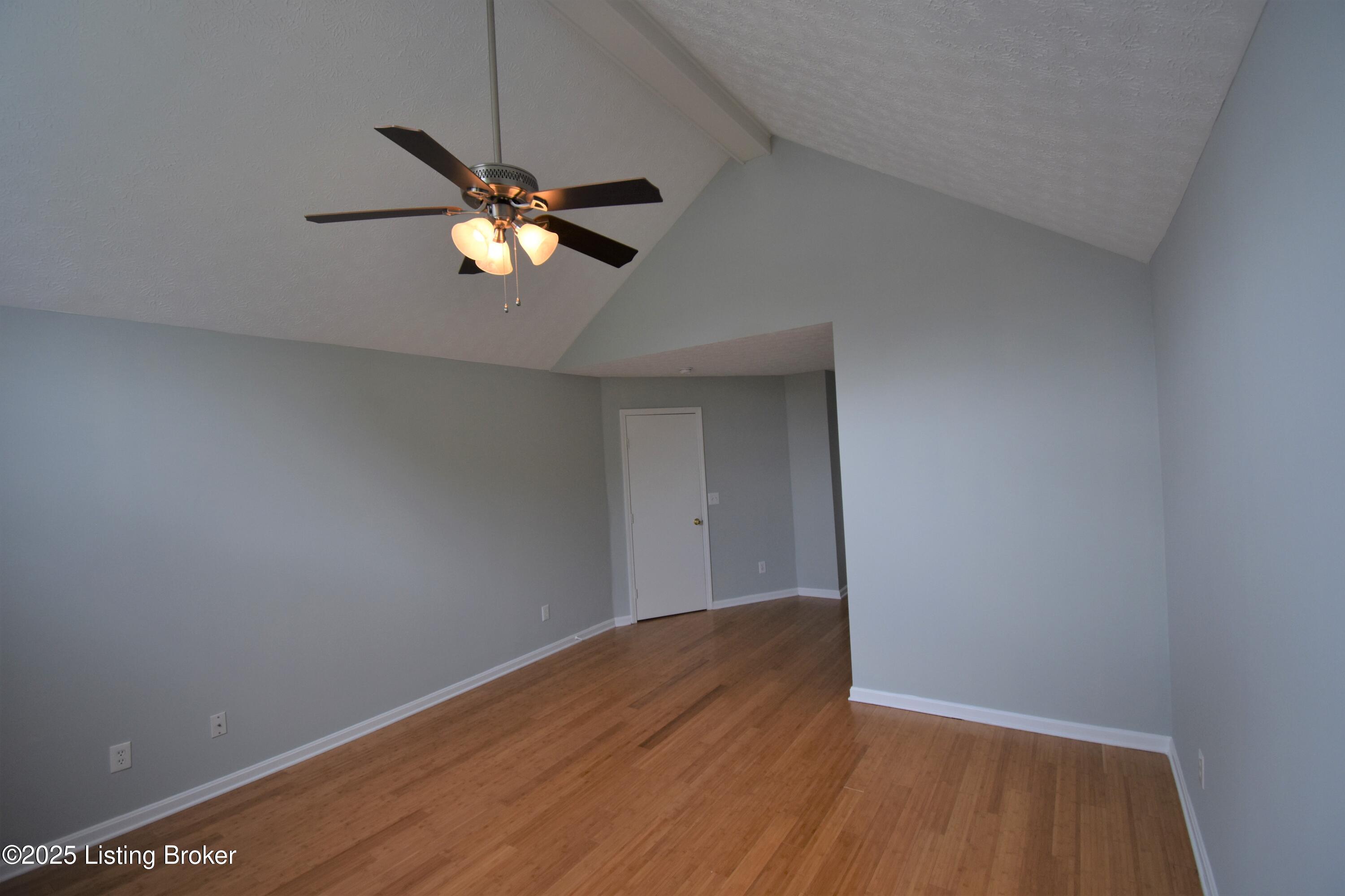 3921 Pinoak View Ct
