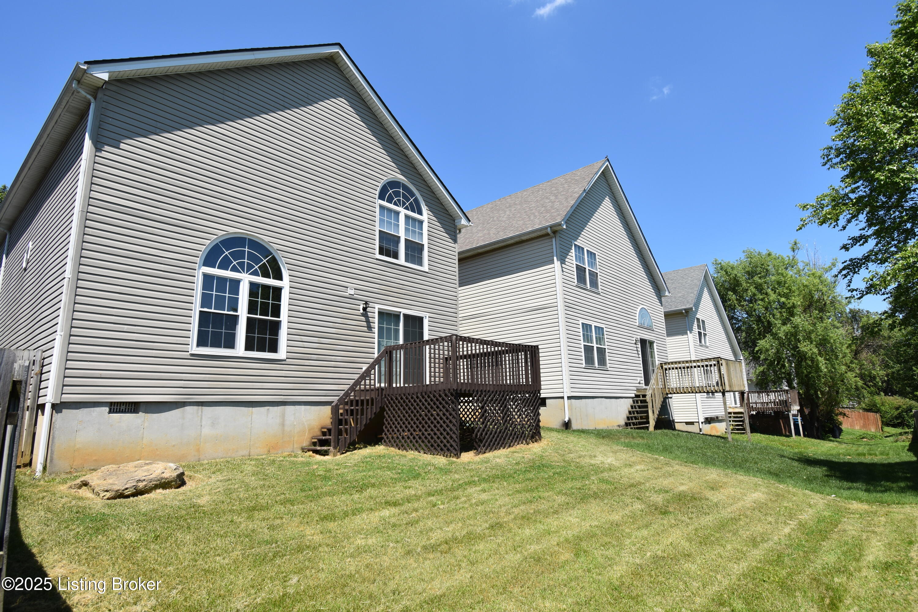 3921 Pinoak View Ct
