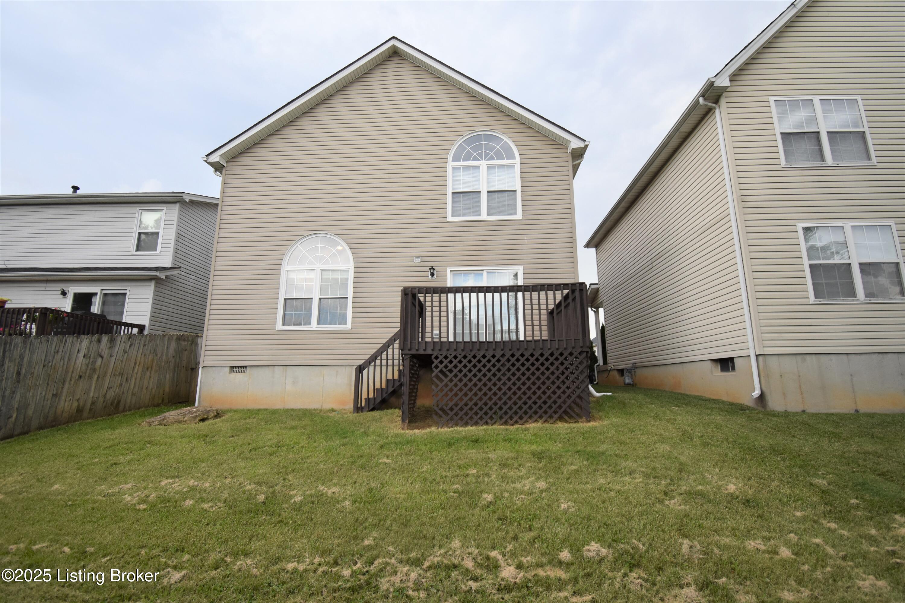 3921 Pinoak View Ct