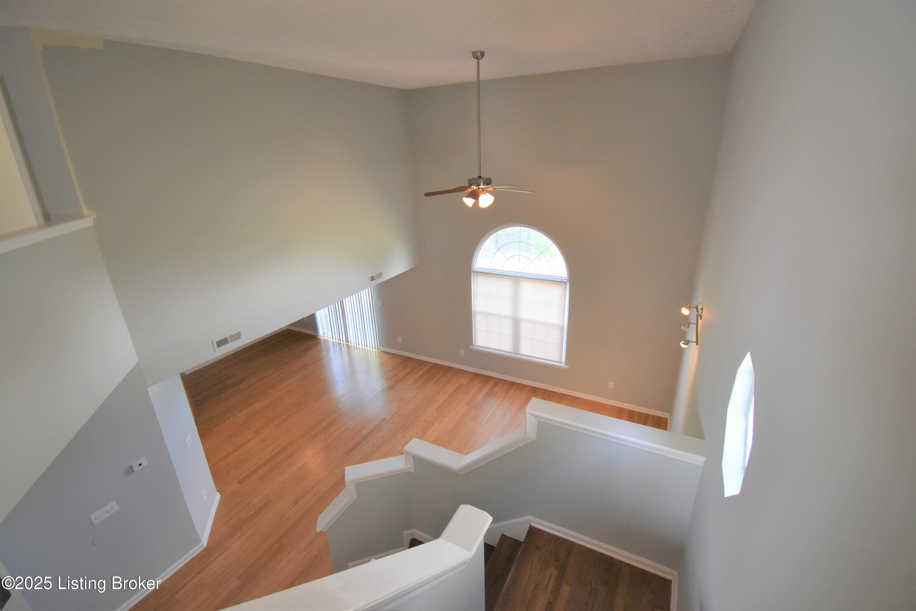 3921 Pinoak View Ct