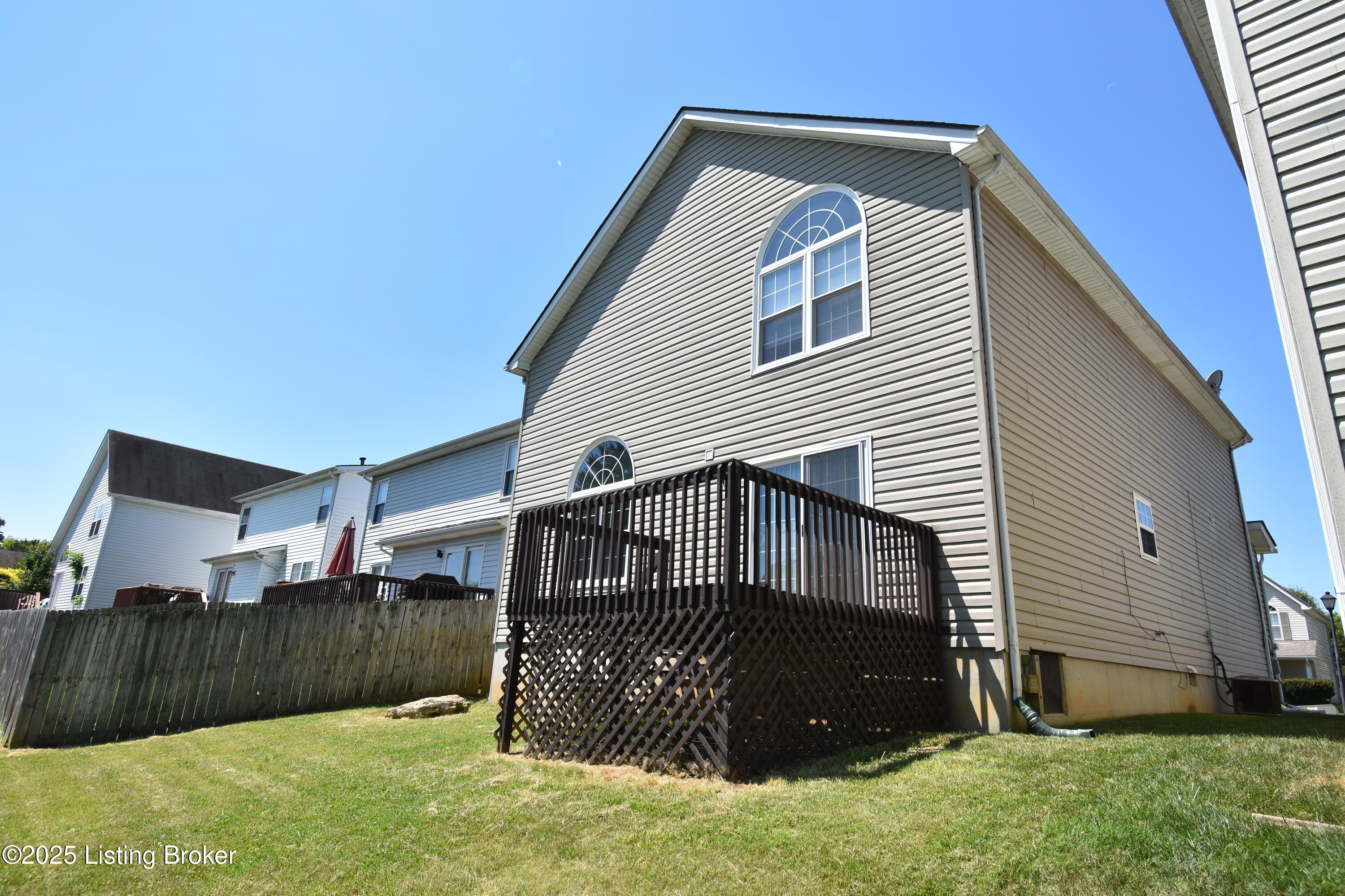 3921 Pinoak View Ct