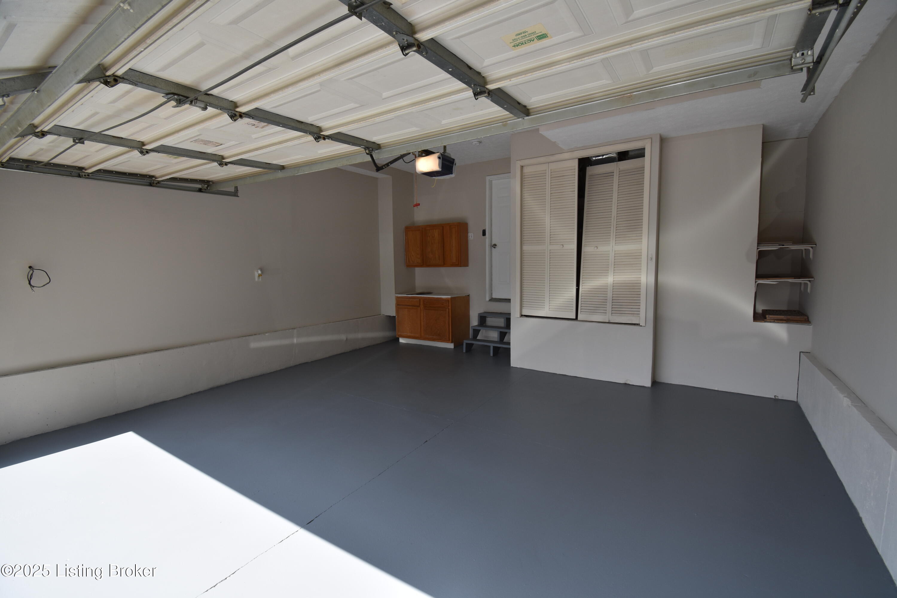 3921 Pinoak View Ct