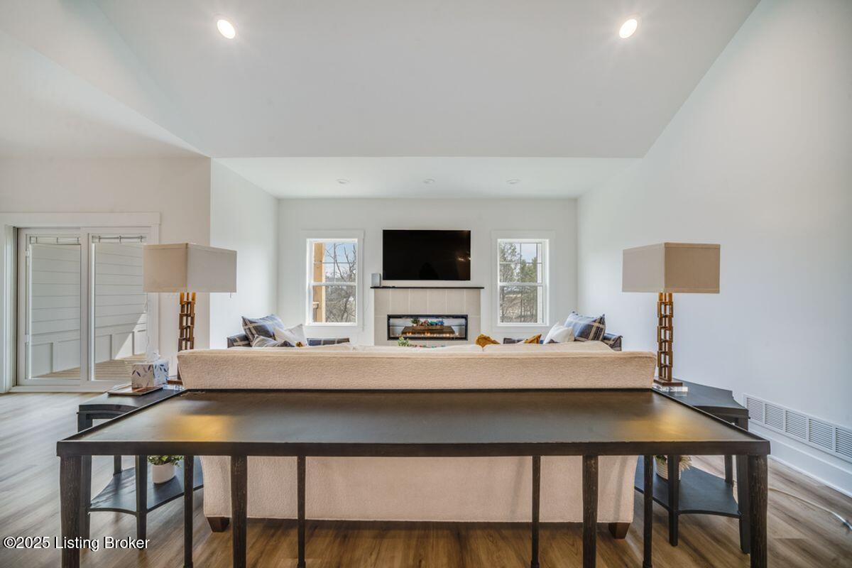 14642 Reserve Park Pl 2