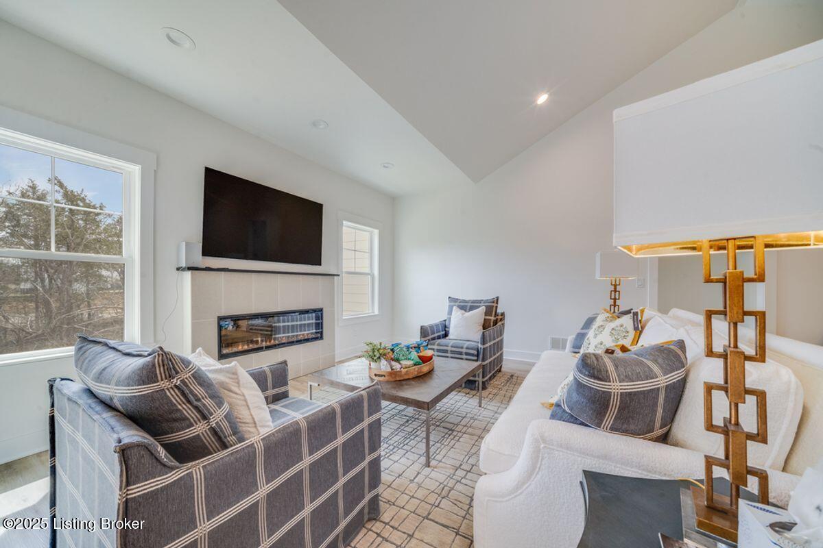 14642 Reserve Park Pl 2