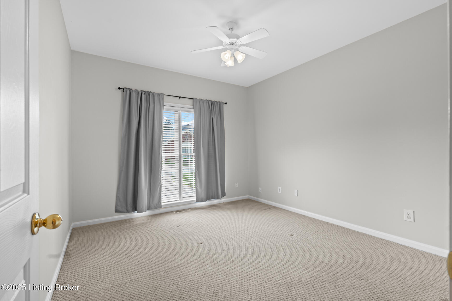 10121 Cave Creek Rd