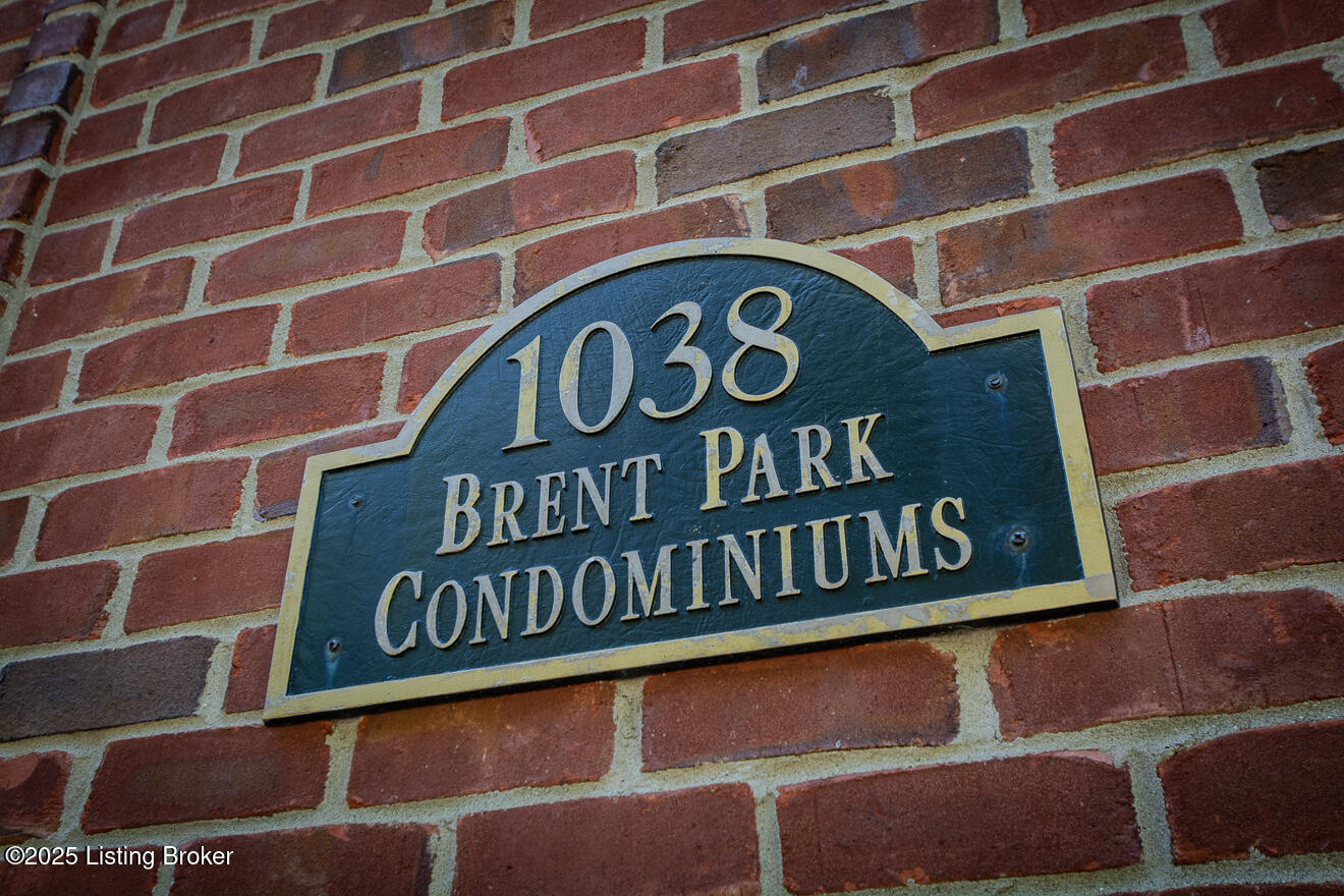 1038 Brent St 200
