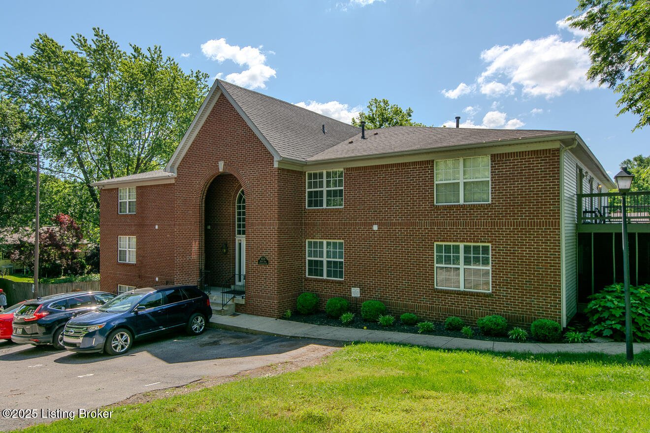 1038 Brent St 200