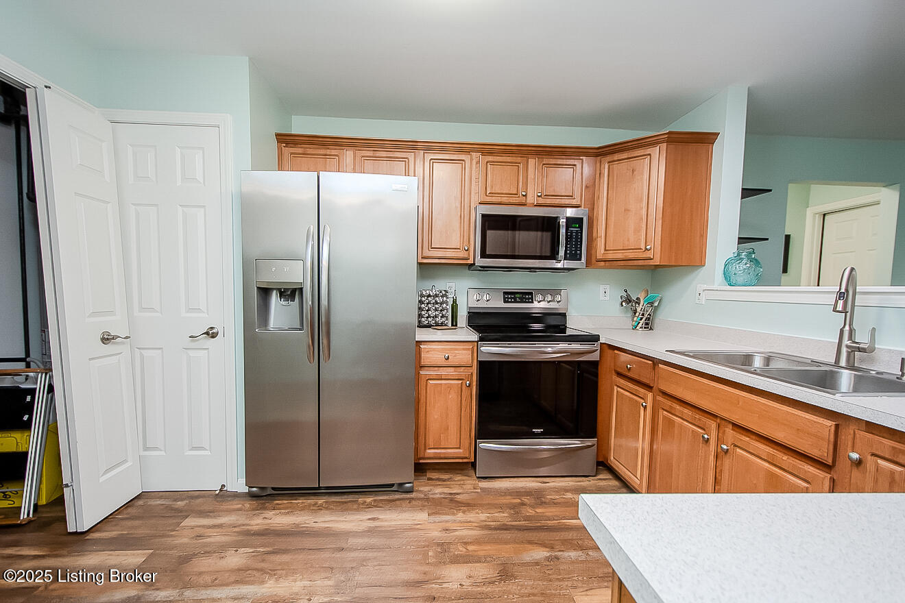 1038 Brent St 200