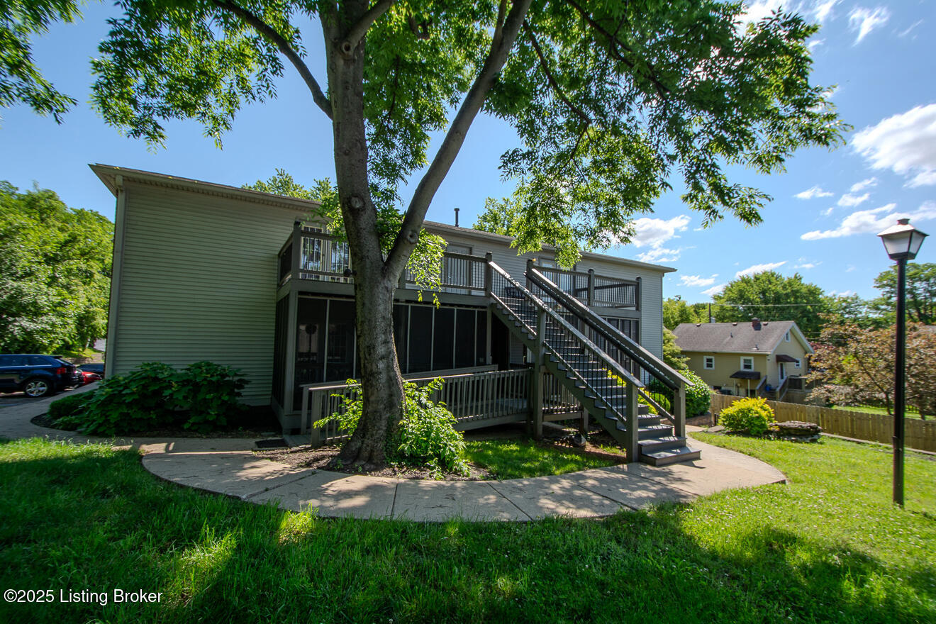 1038 Brent St 200