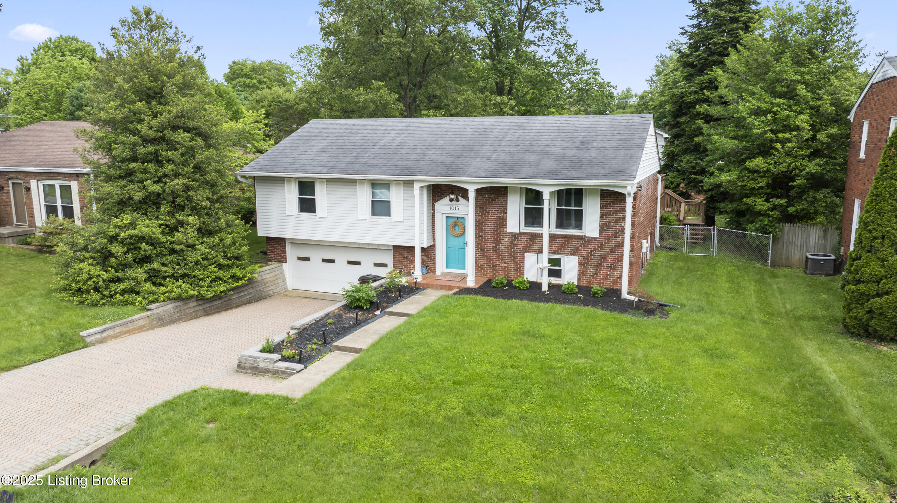 1013 King Arthur Ln