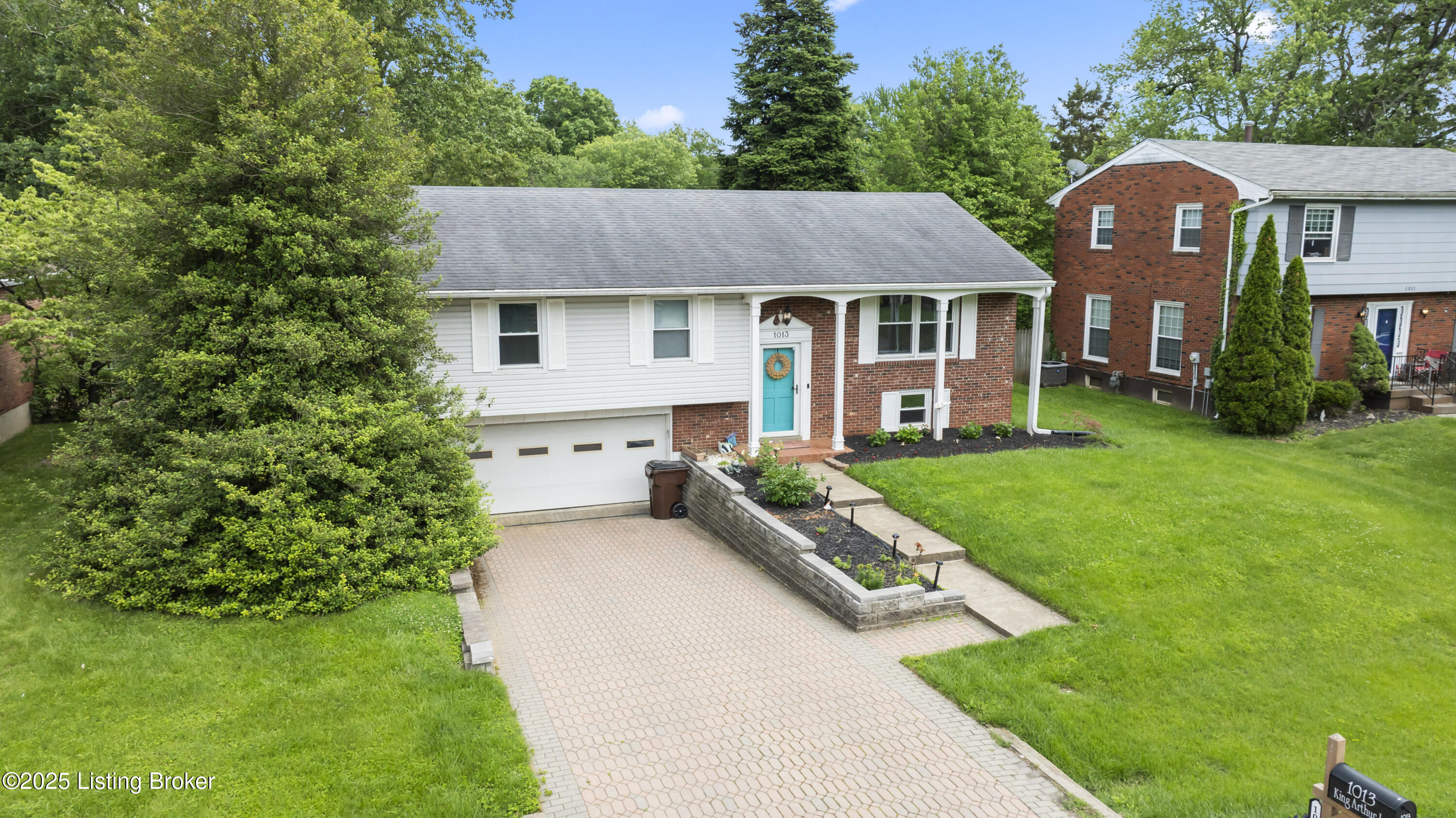1013 King Arthur Ln