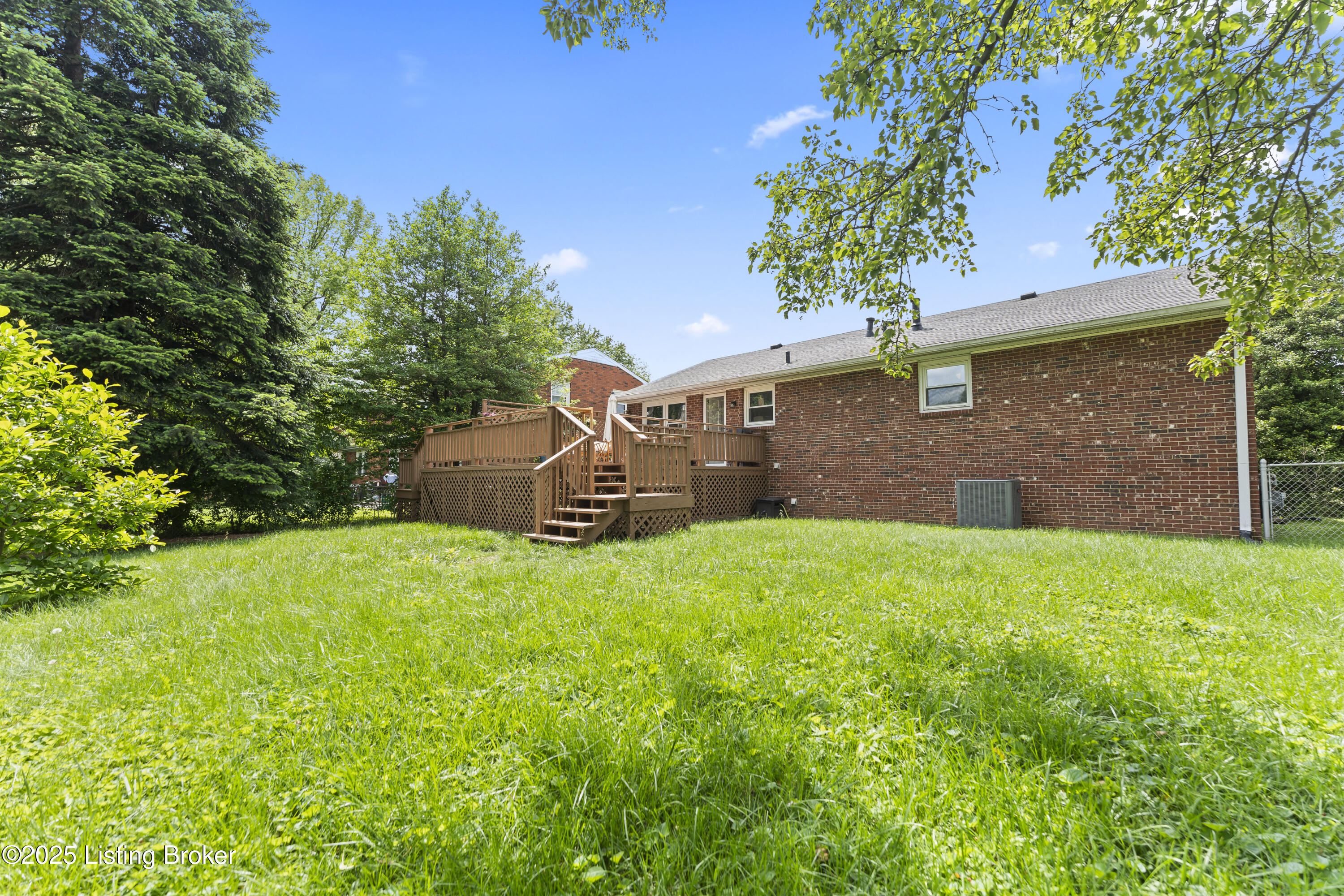 1013 King Arthur Ln