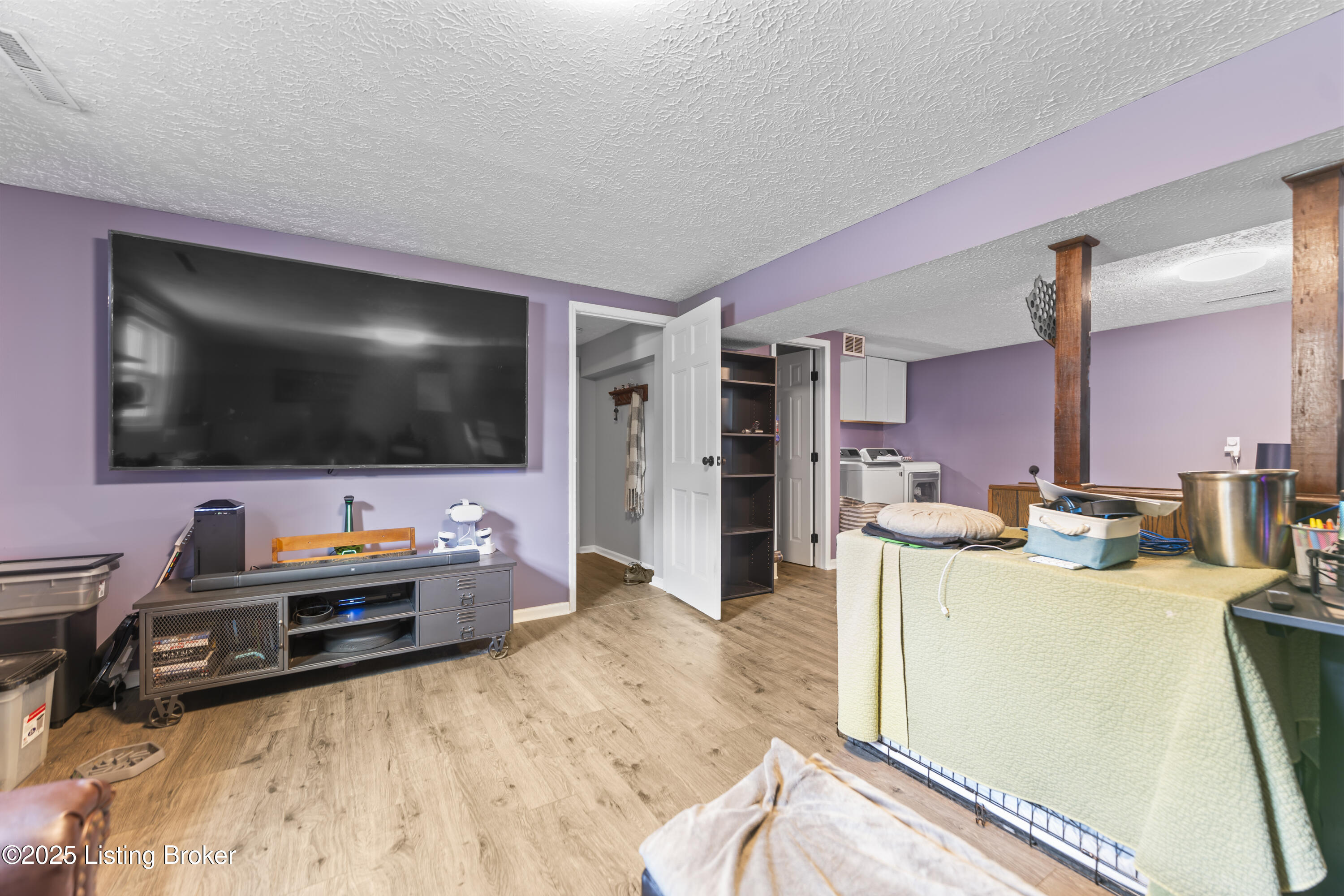 1013 King Arthur Ln