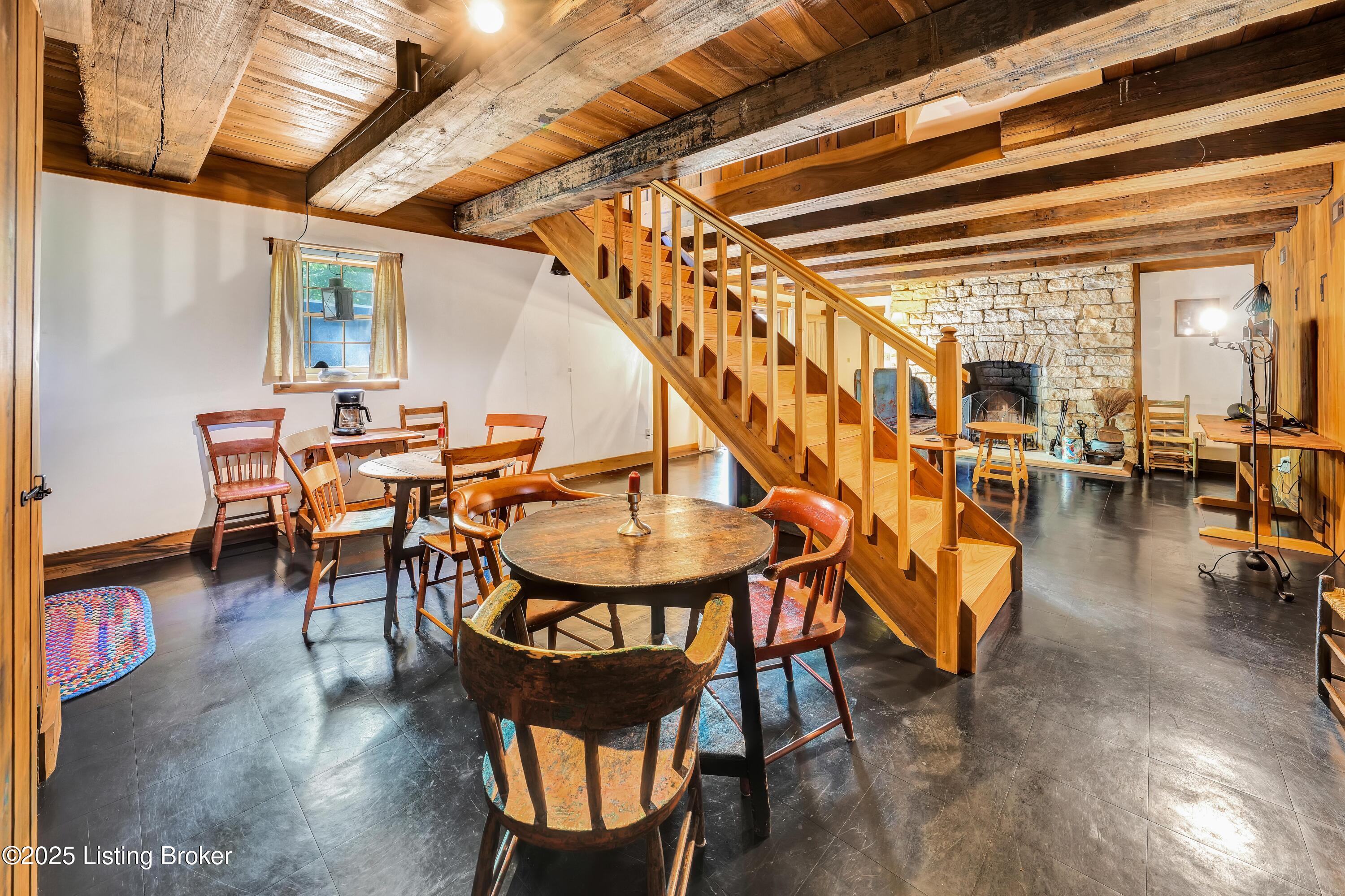 6711 Echo Trail