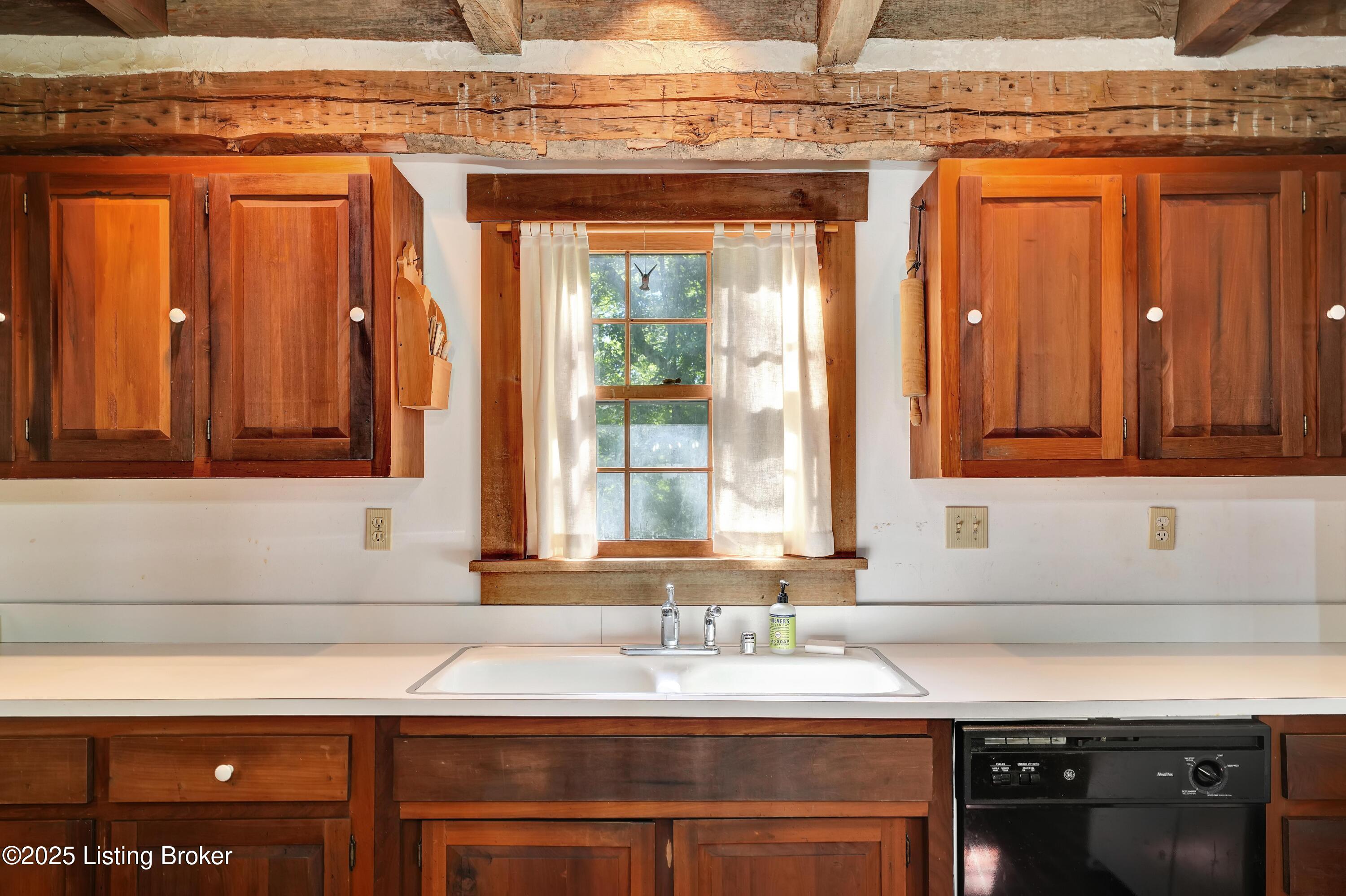 6711 Echo Trail