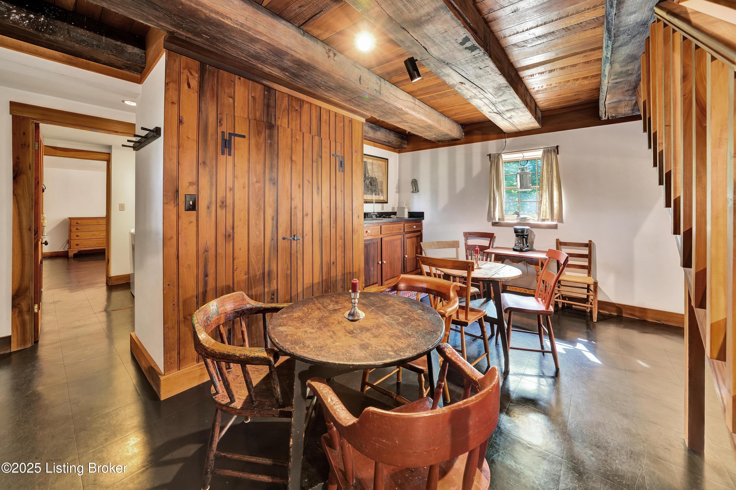 6711 Echo Trail