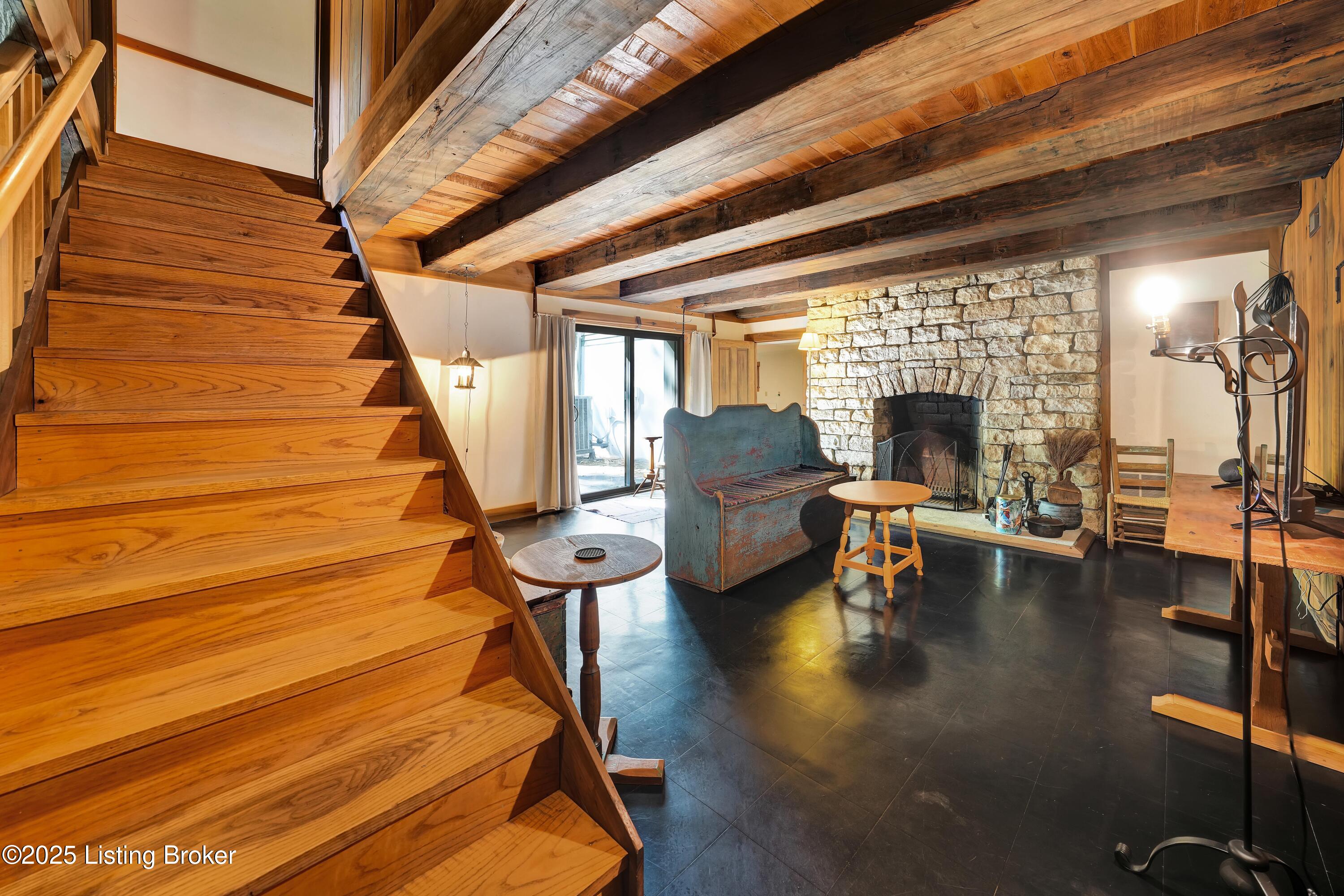 6711 Echo Trail