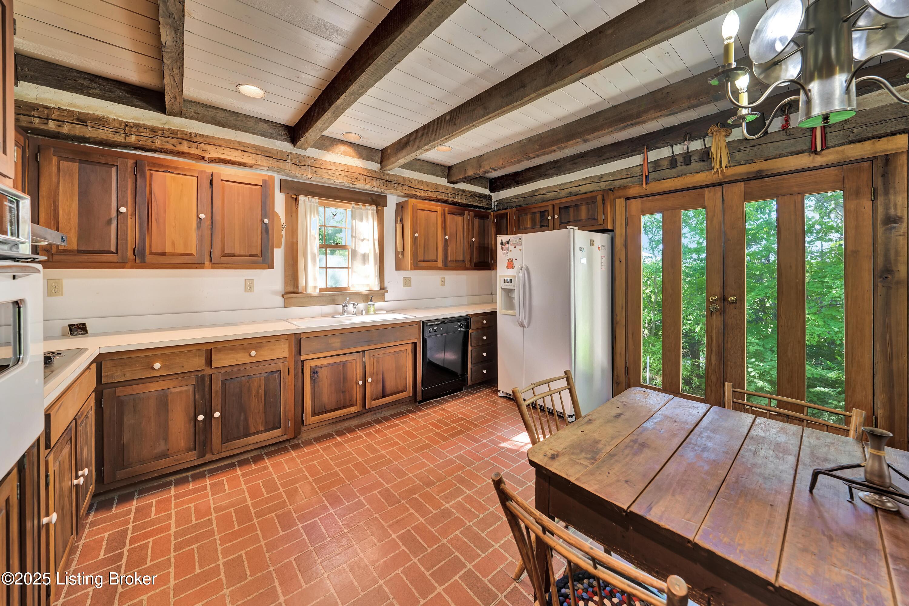 6711 Echo Trail