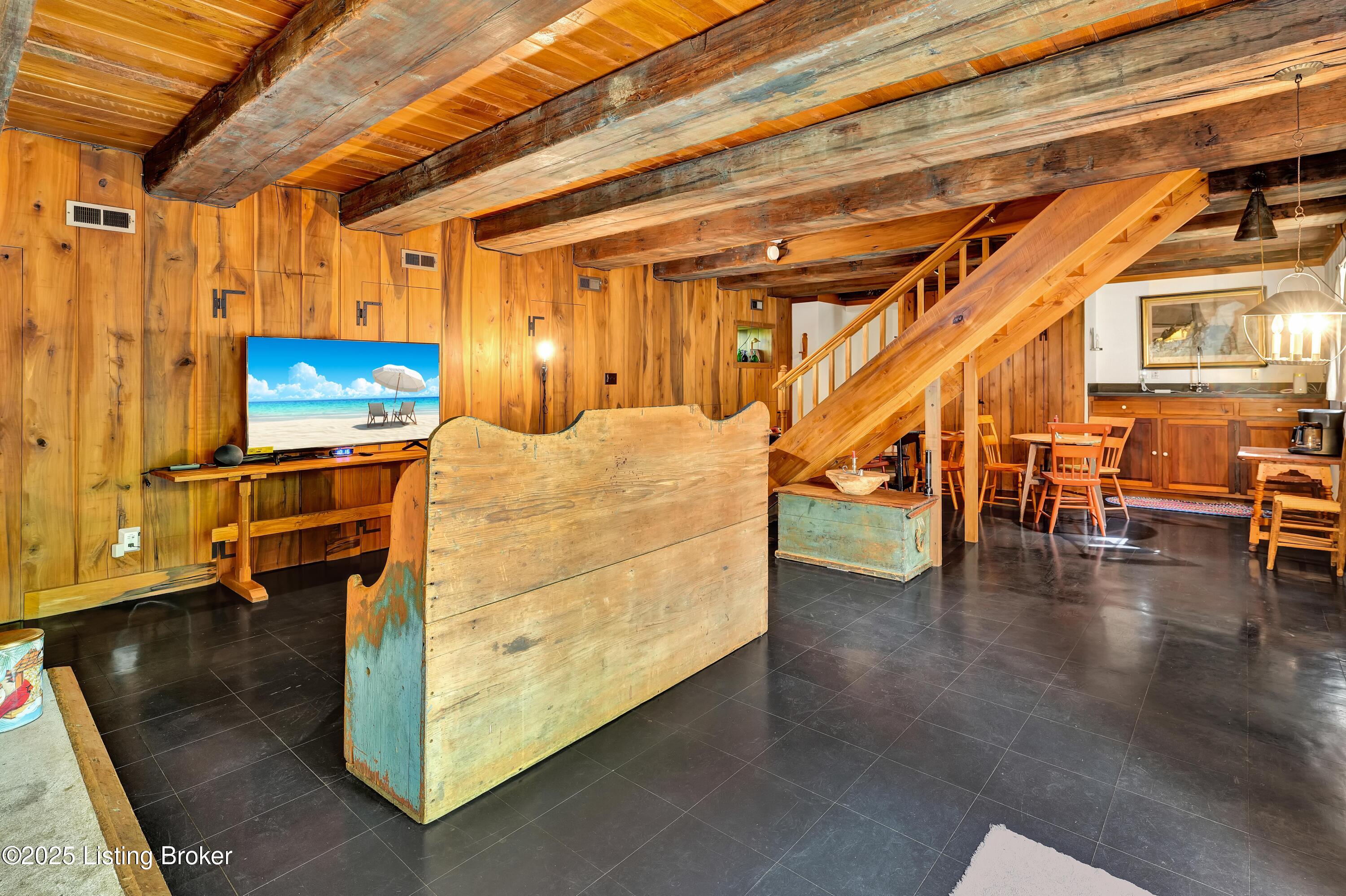 6711 Echo Trail