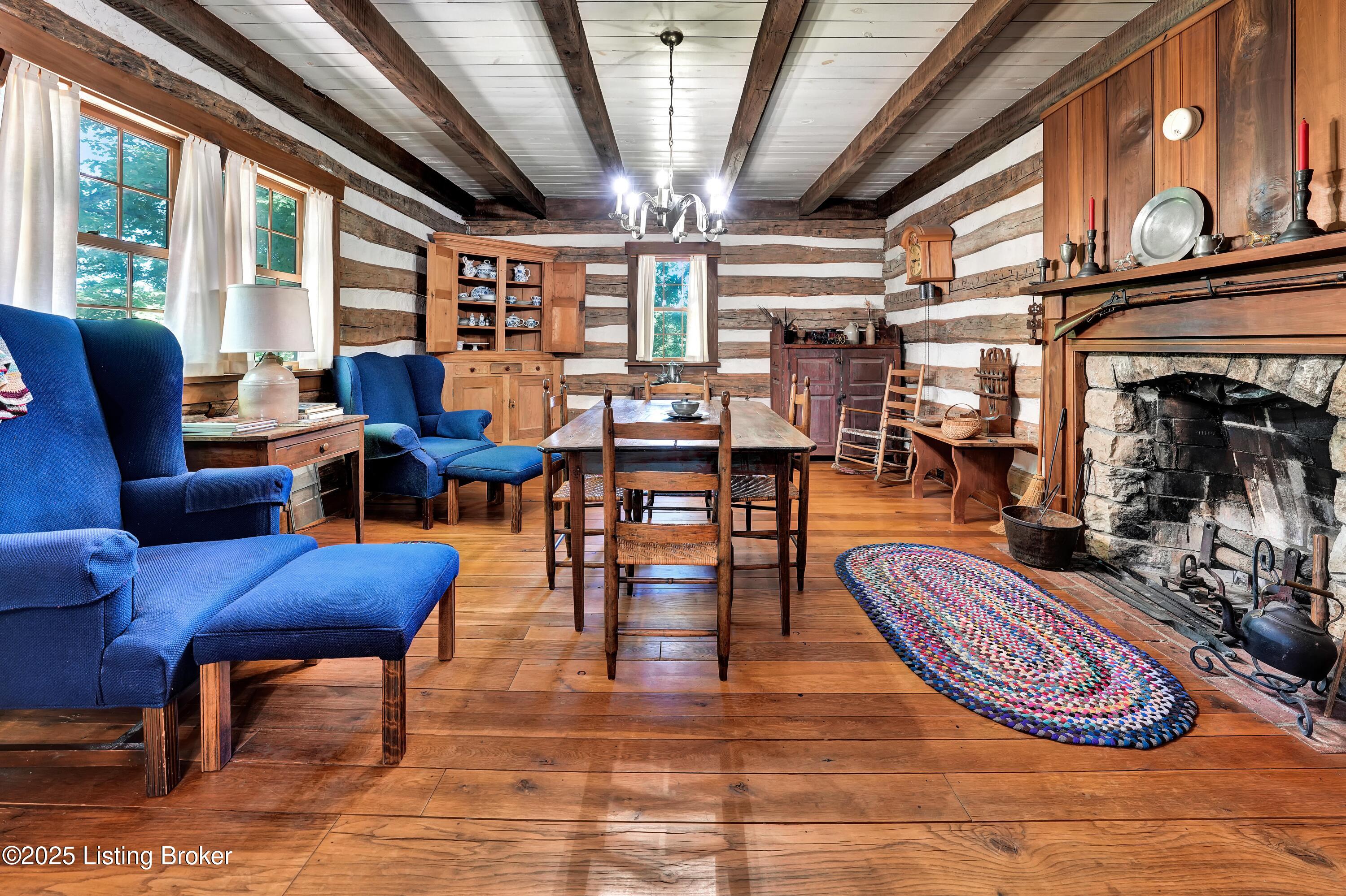 6711 Echo Trail