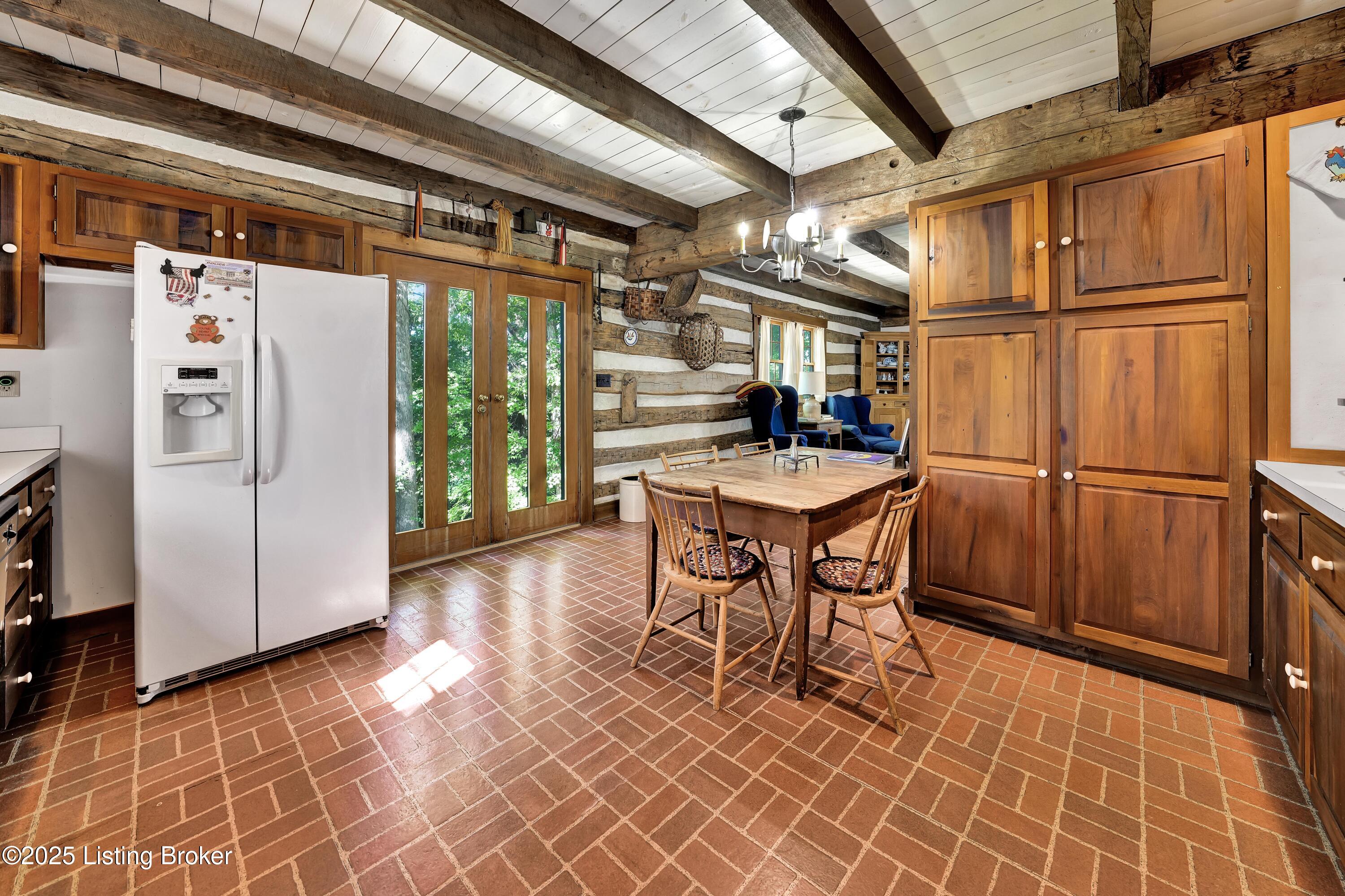 6711 Echo Trail