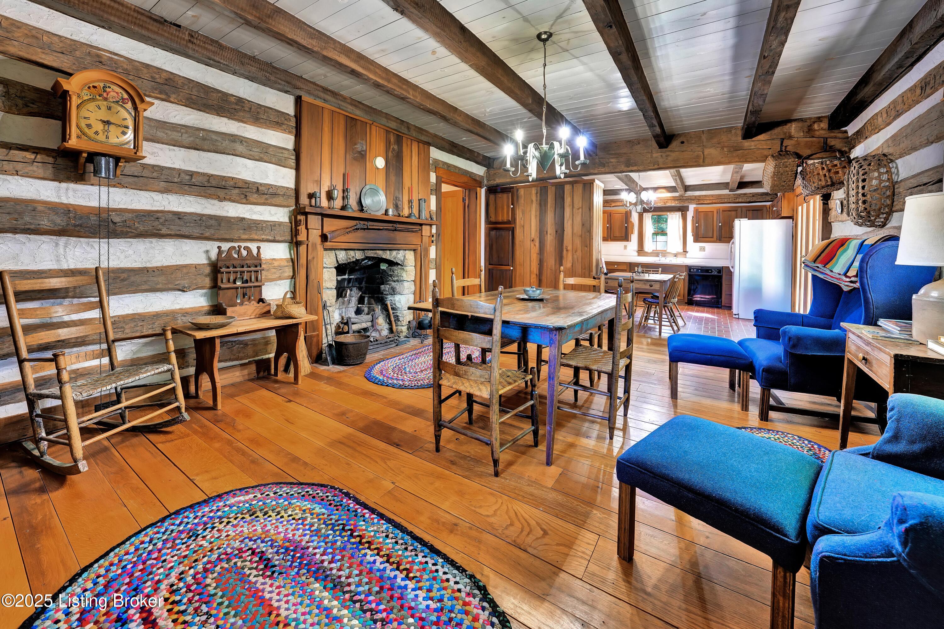 6711 Echo Trail