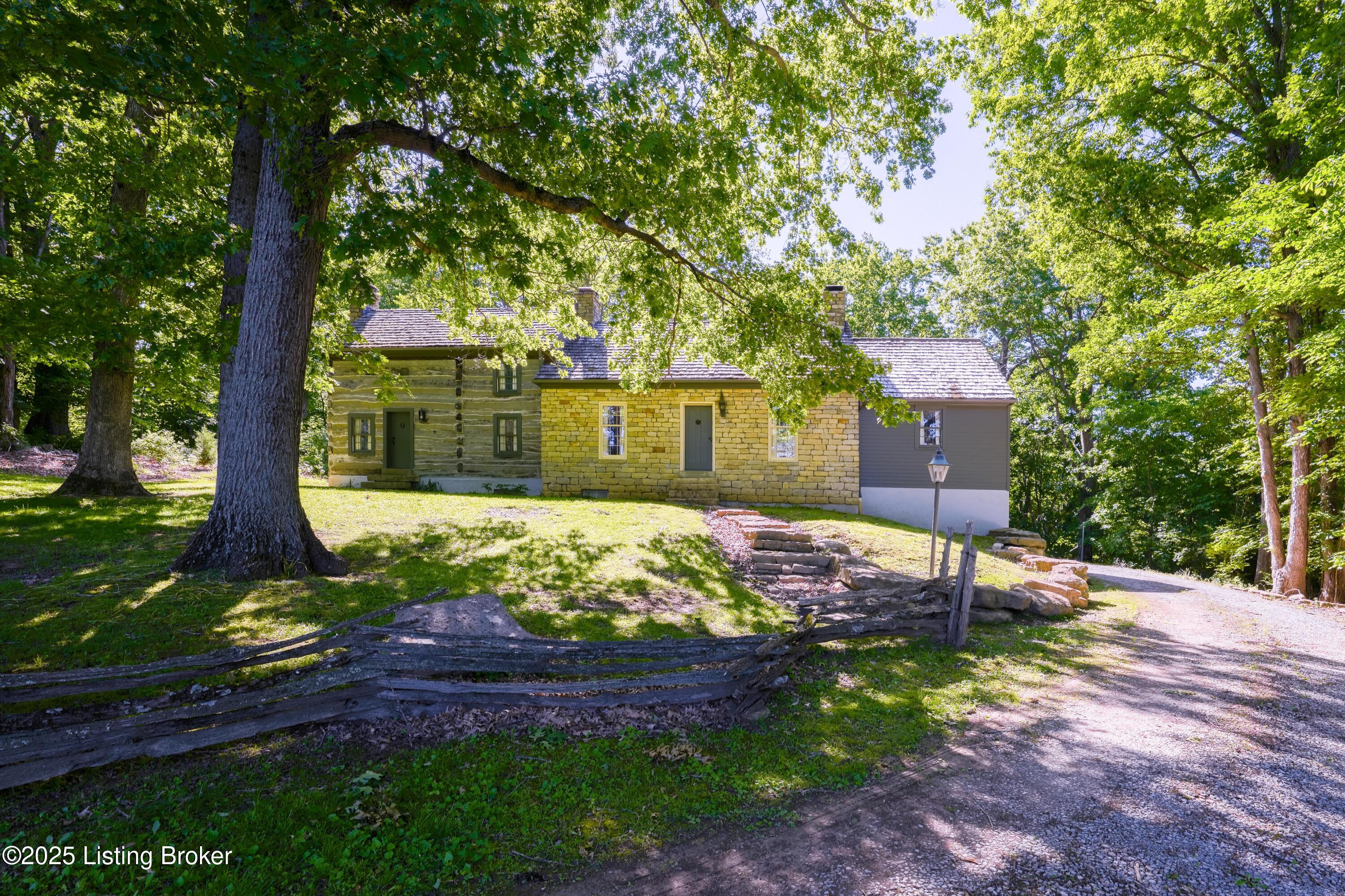 6711 Echo Trail