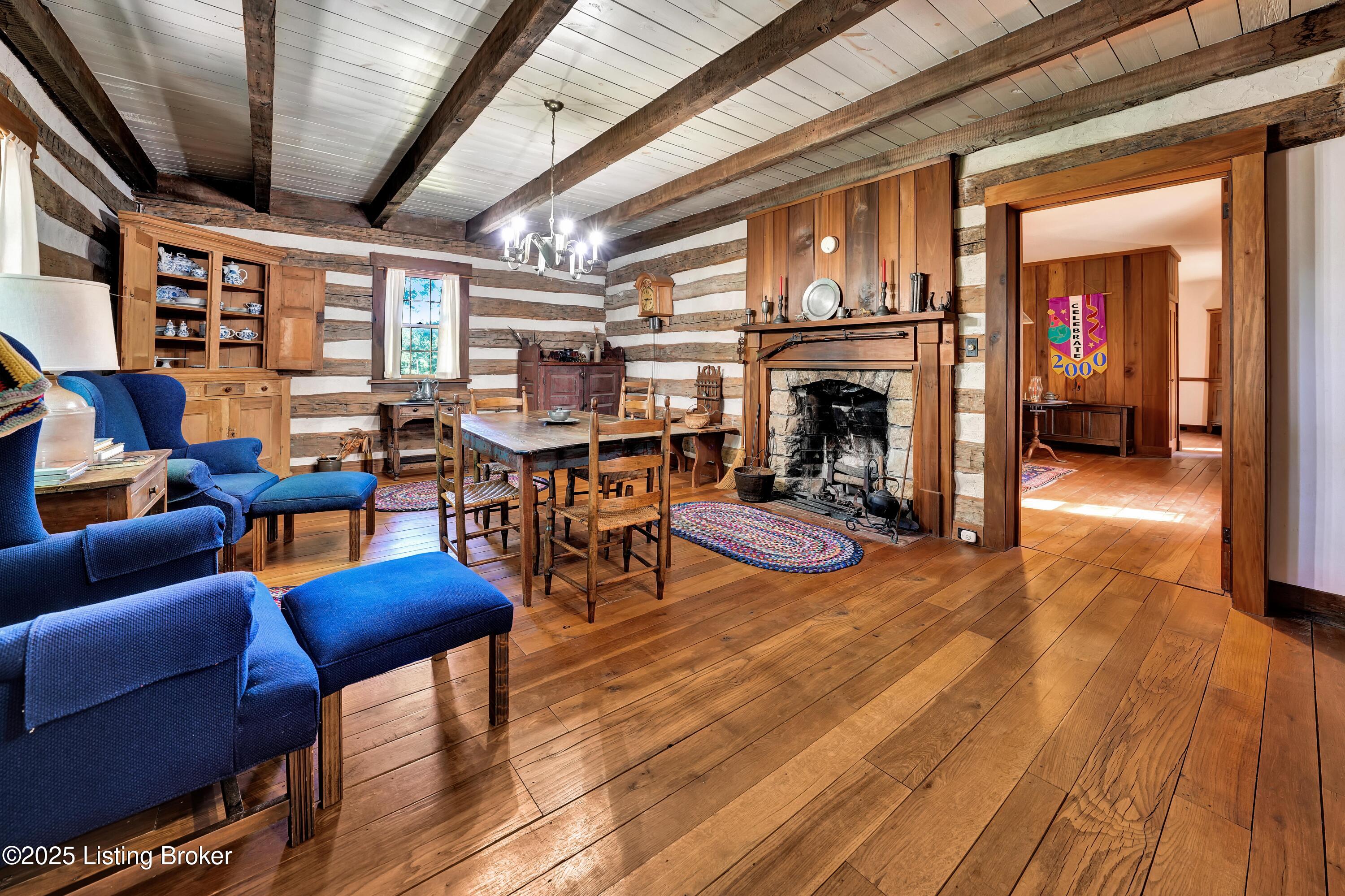 6711 Echo Trail