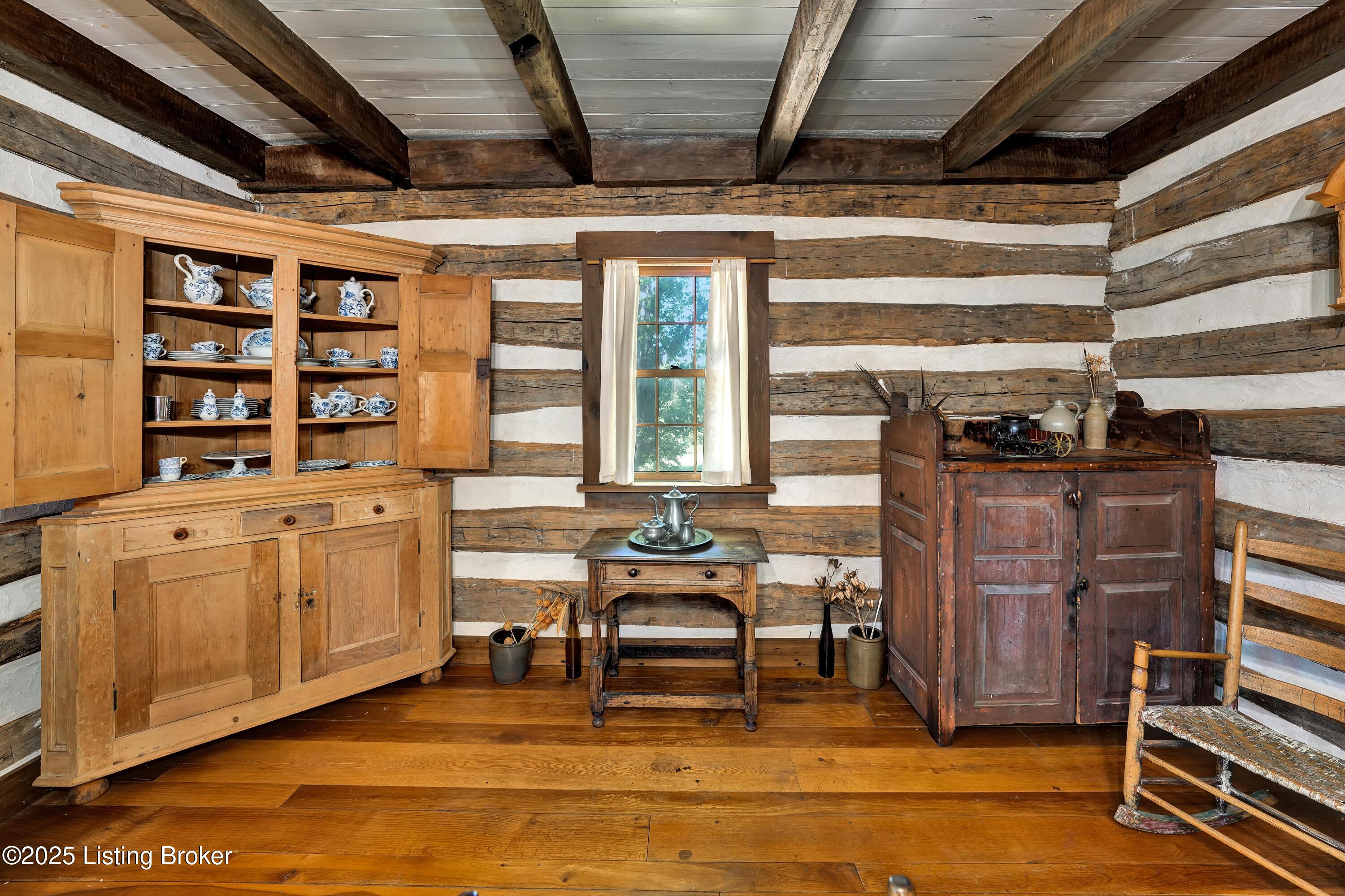 6711 Echo Trail