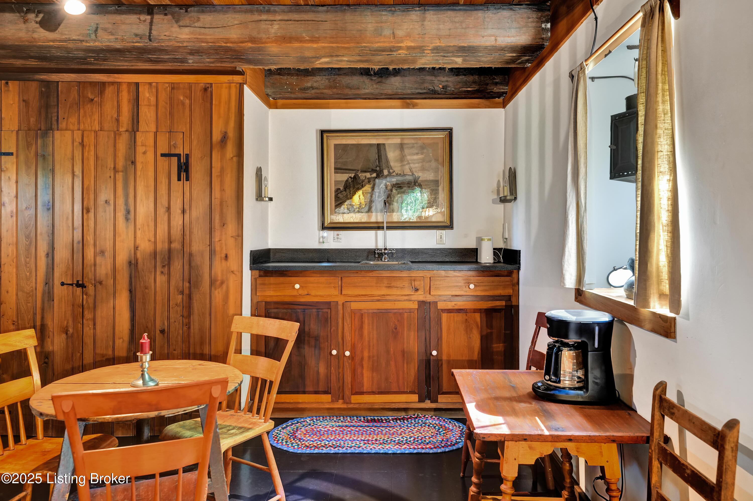 6711 Echo Trail