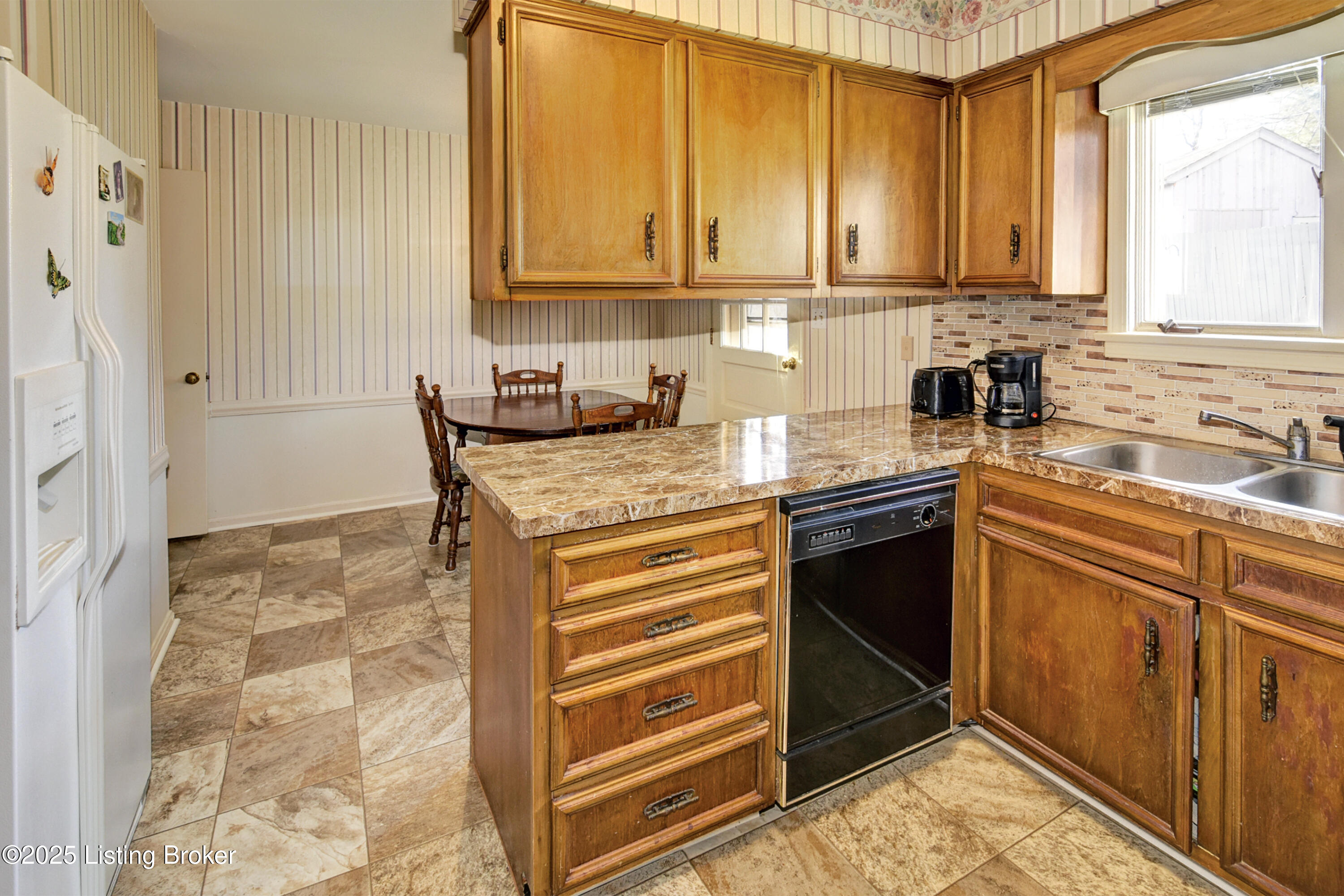 5509 Hidden Rd