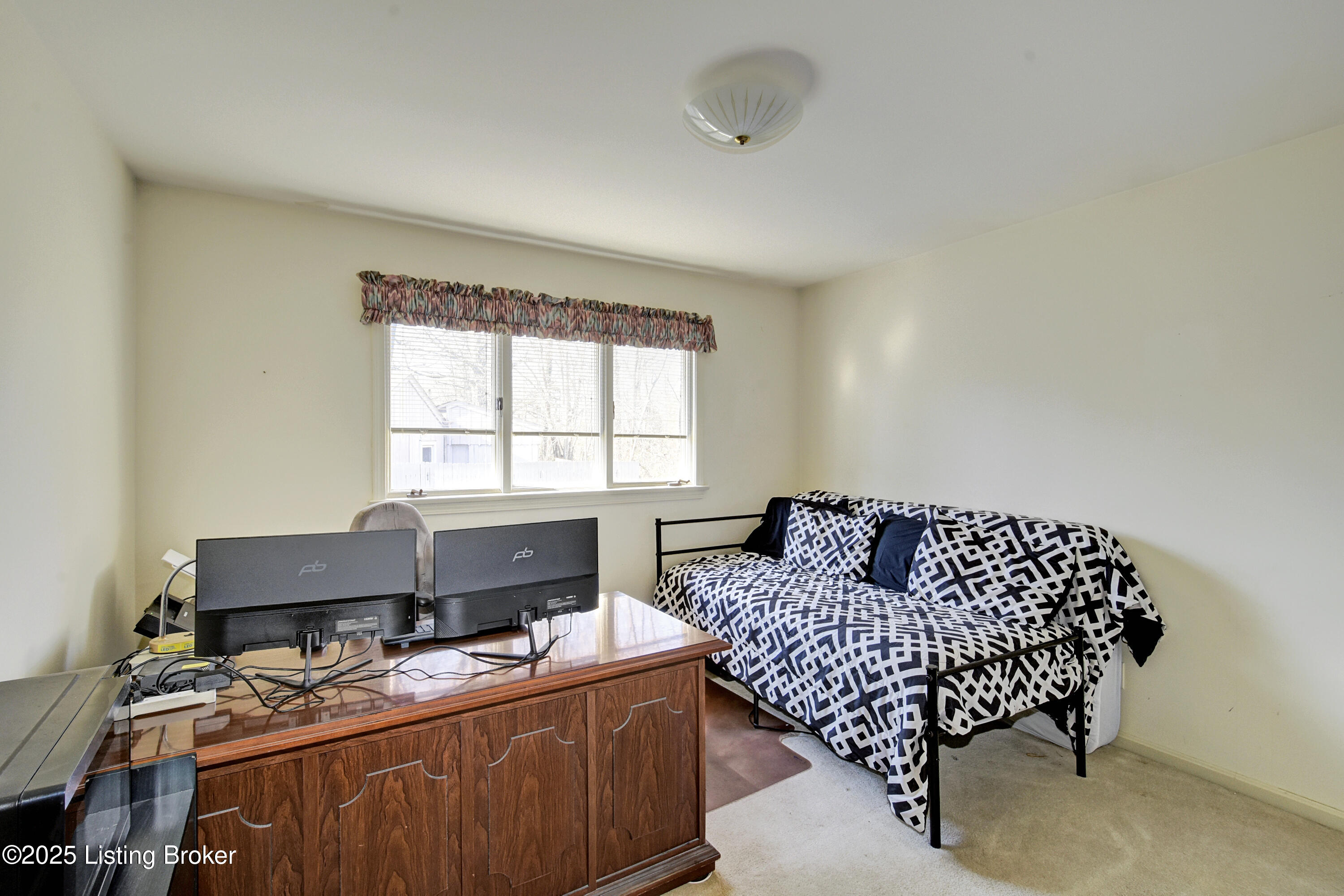 5509 Hidden Rd