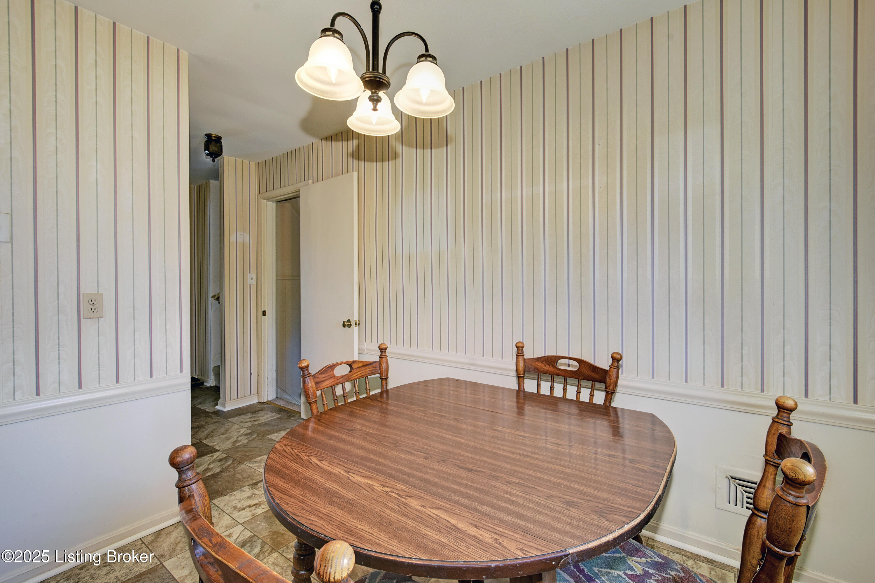 5509 Hidden Rd