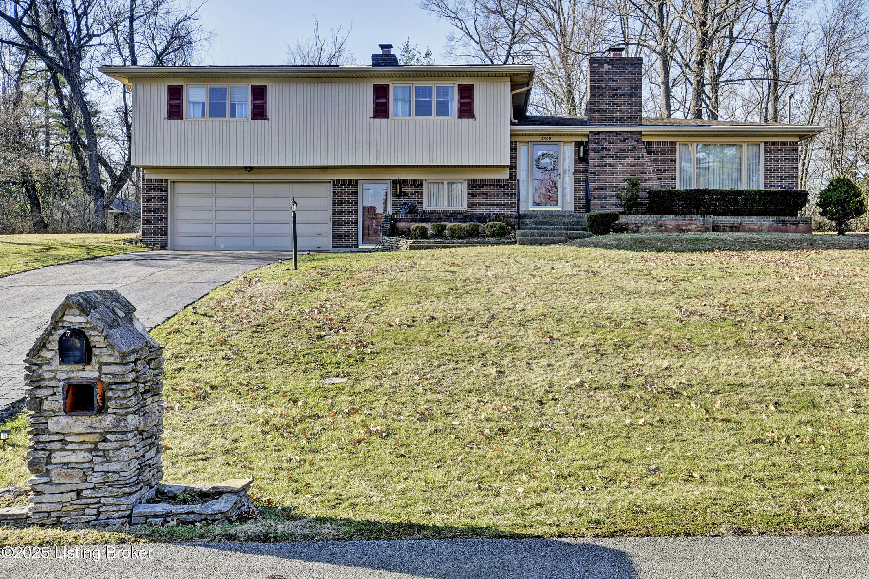 5509 Hidden Rd
